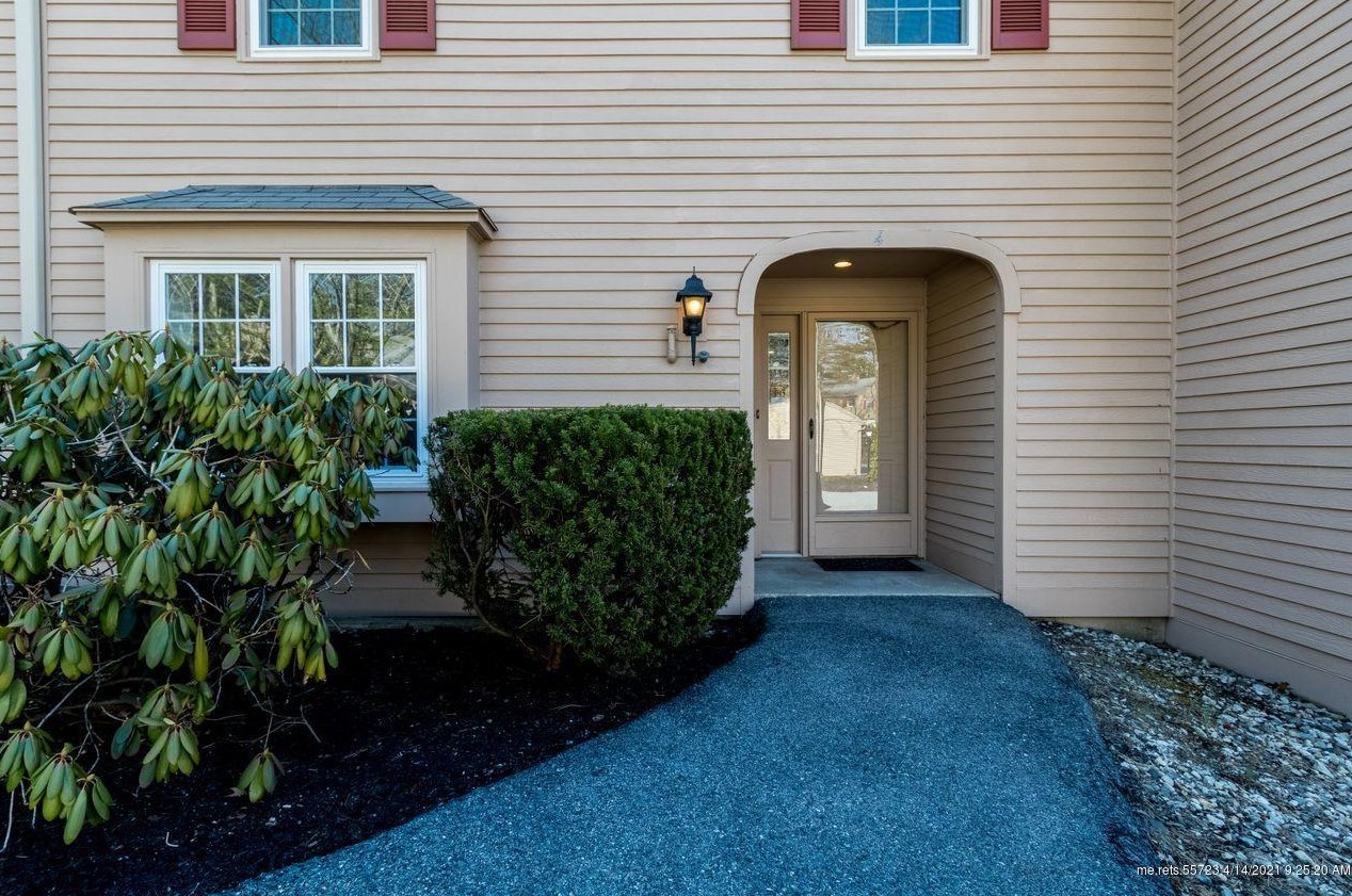 4 Bramhall Ter, Portland, ME 04103-2711