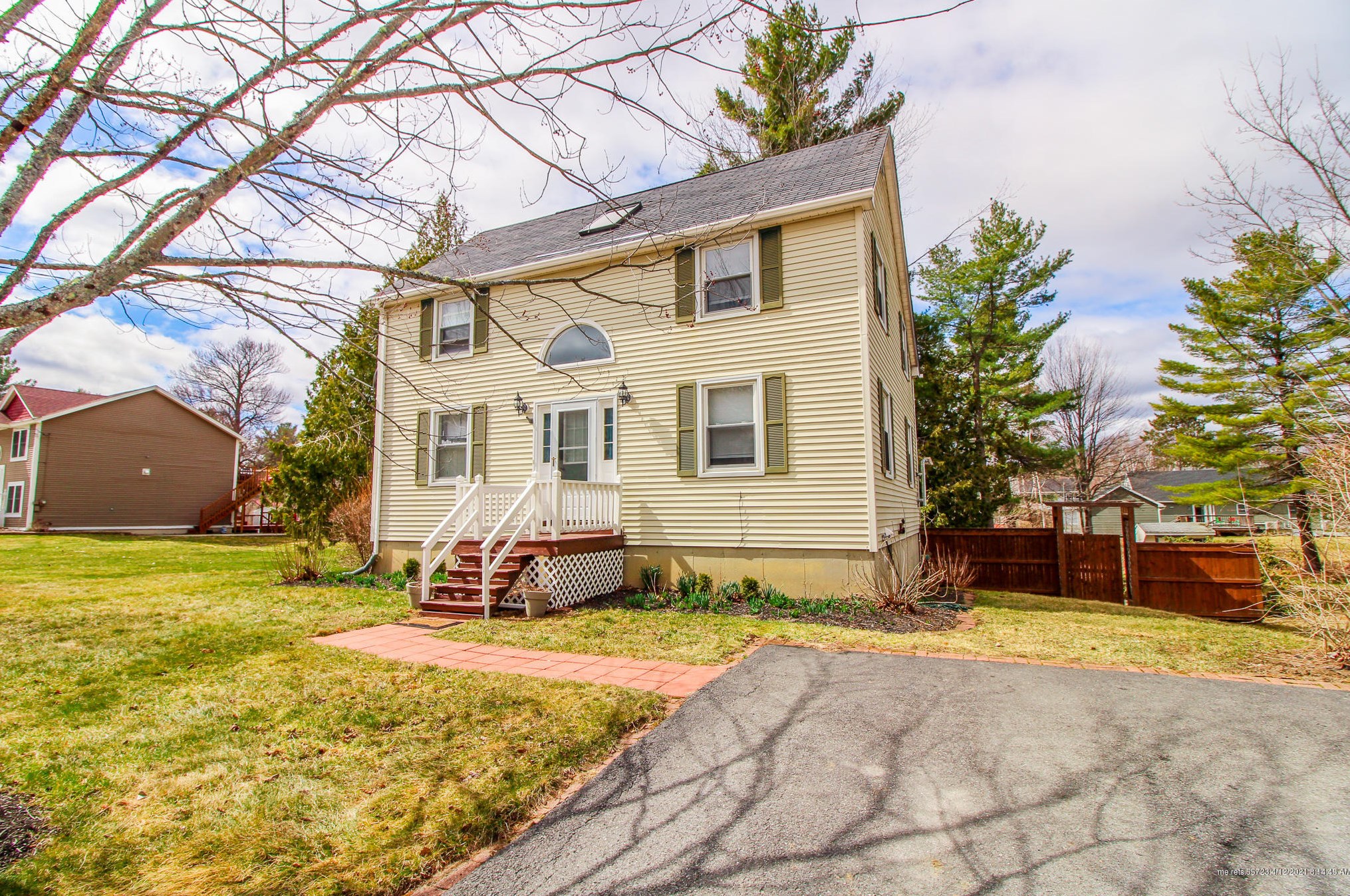 71 Yankee Ave, Bangor, ME 04401 exterior