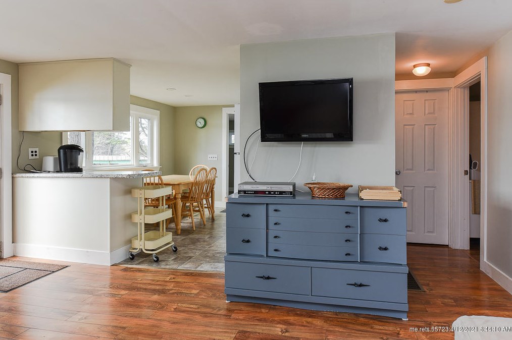 7&amp 11 Keyes Landing Ln, Winthrop, ME 04364