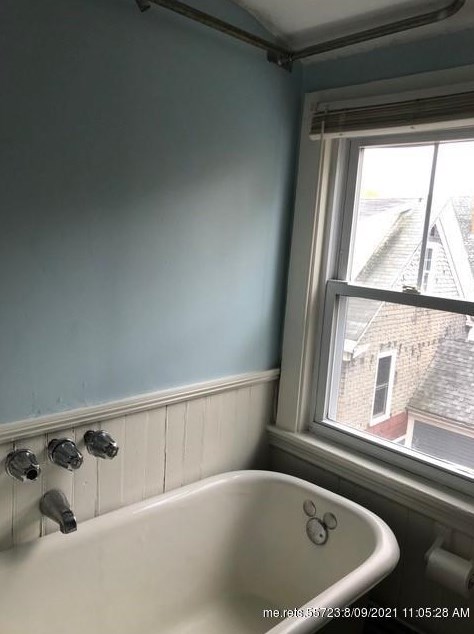 21 Sawyer St, Portland ME 04106-2128 exterior