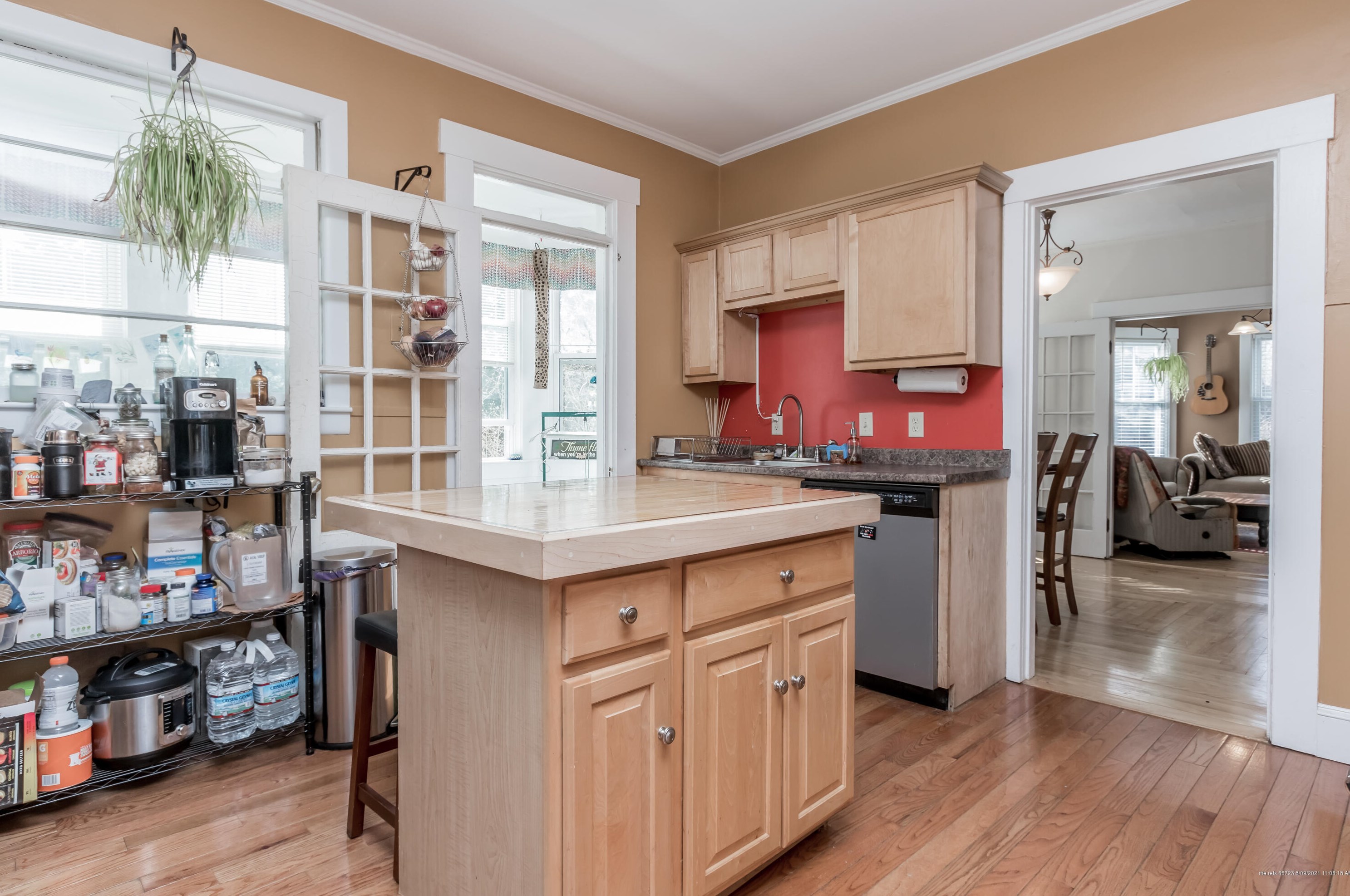 21 Sawyer St, Portland ME 04106-2128 exterior