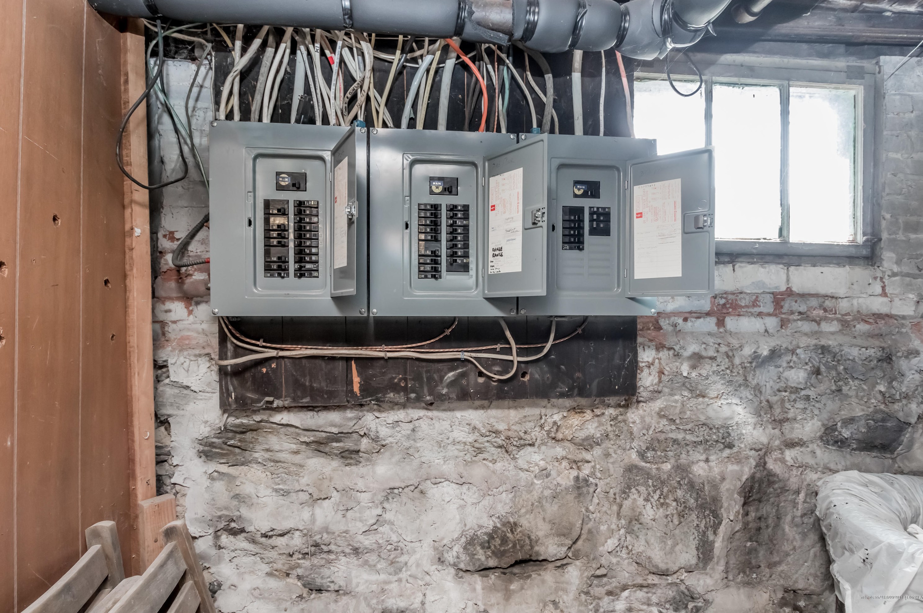 21 Sawyer St, Portland ME 04106-2128 exterior