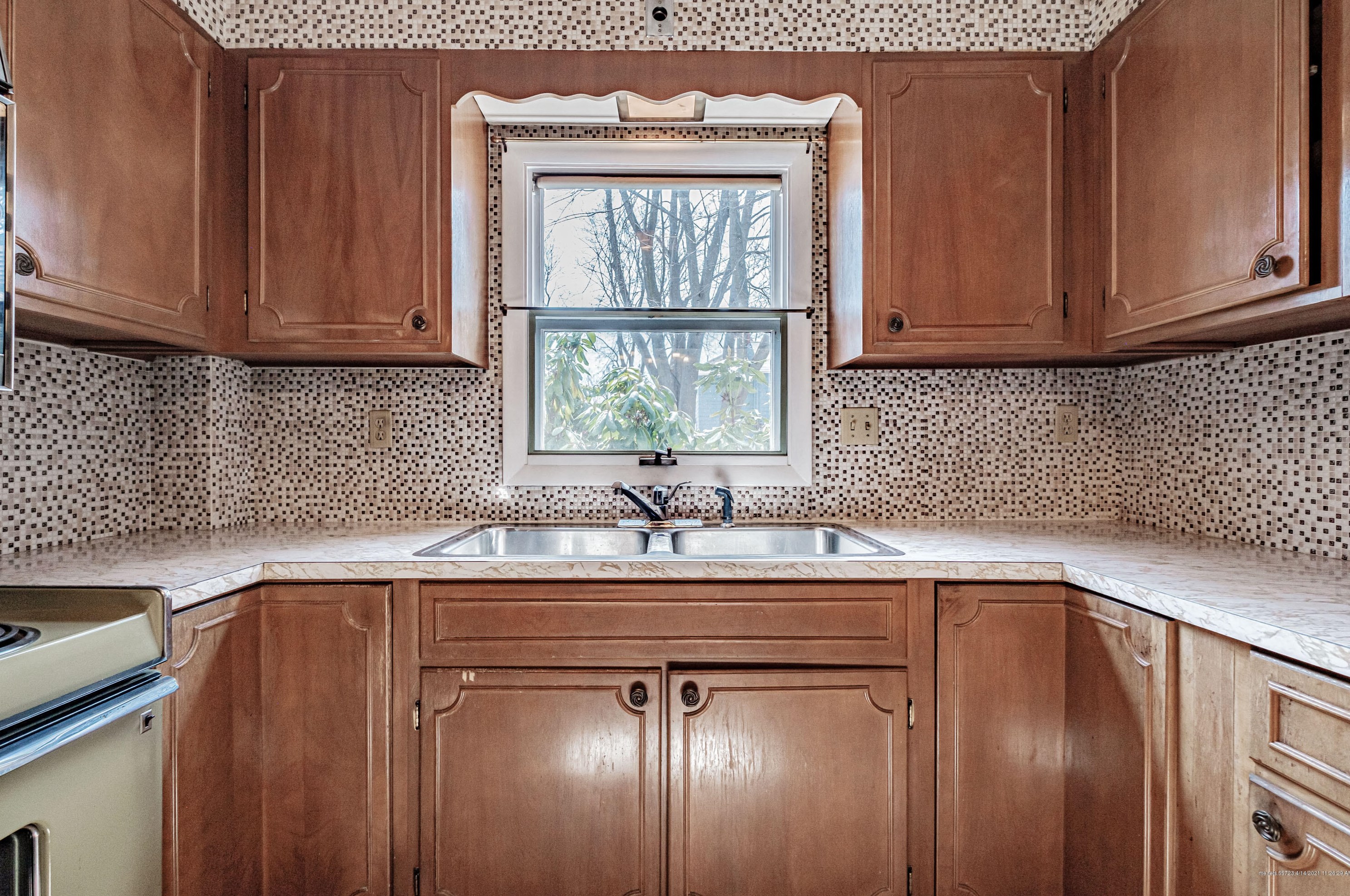 10 Sheffield St, Portland ME  04102-2706 exterior