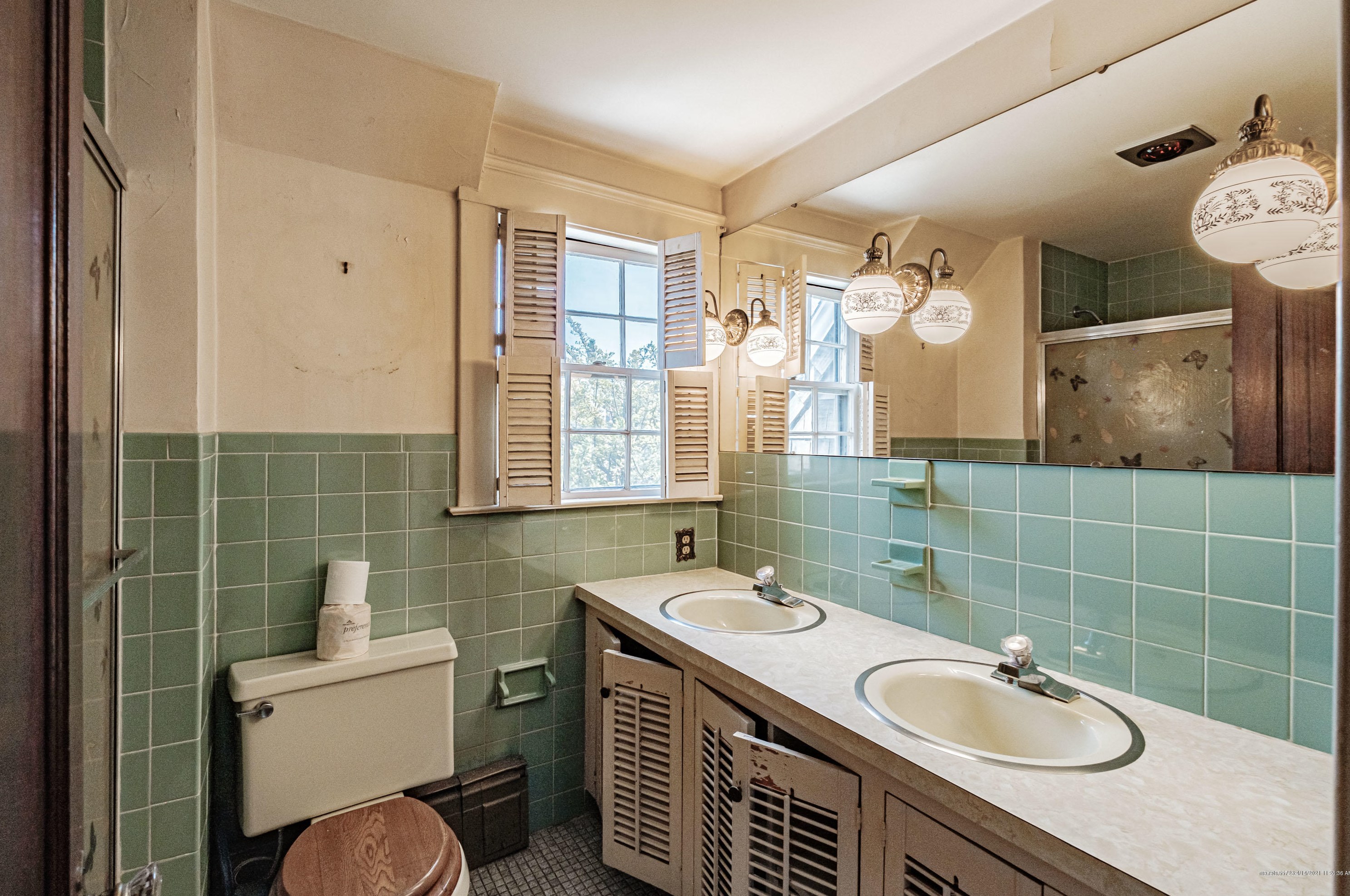 10 Sheffield St, Portland ME  04102-2706 exterior