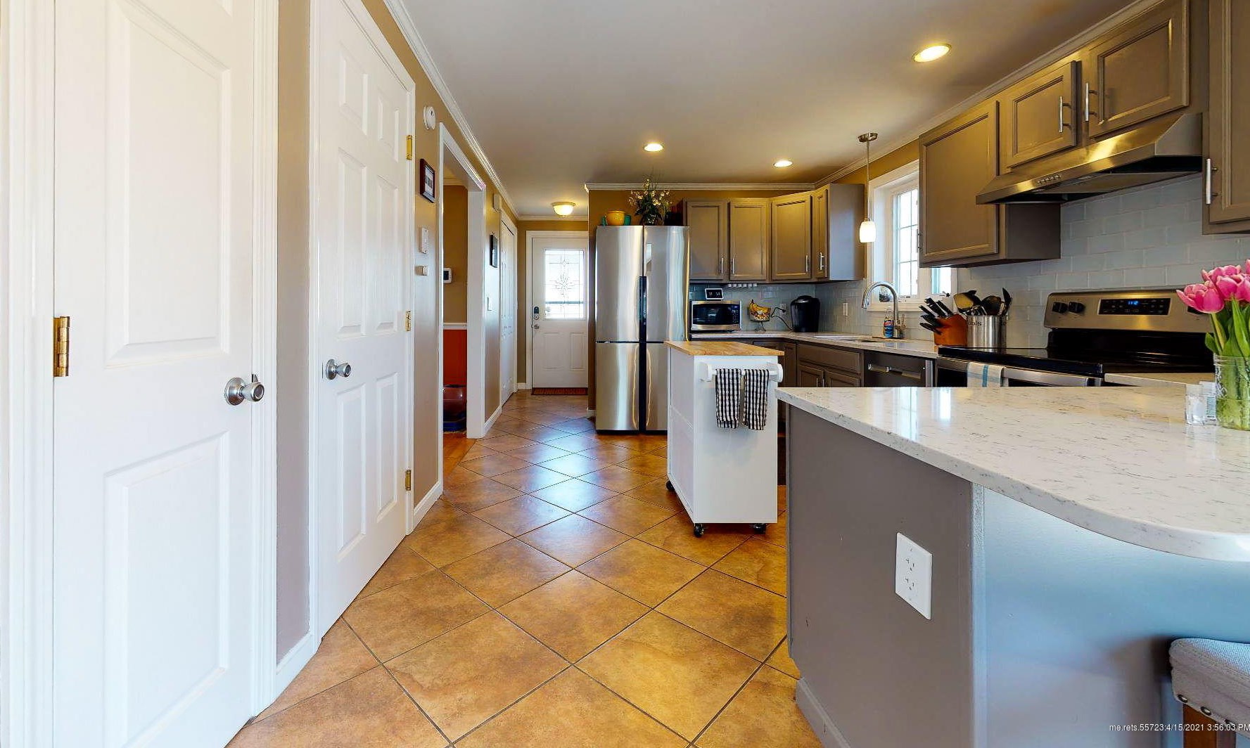 19 River Rd, Windham ME  04062-4041 exterior