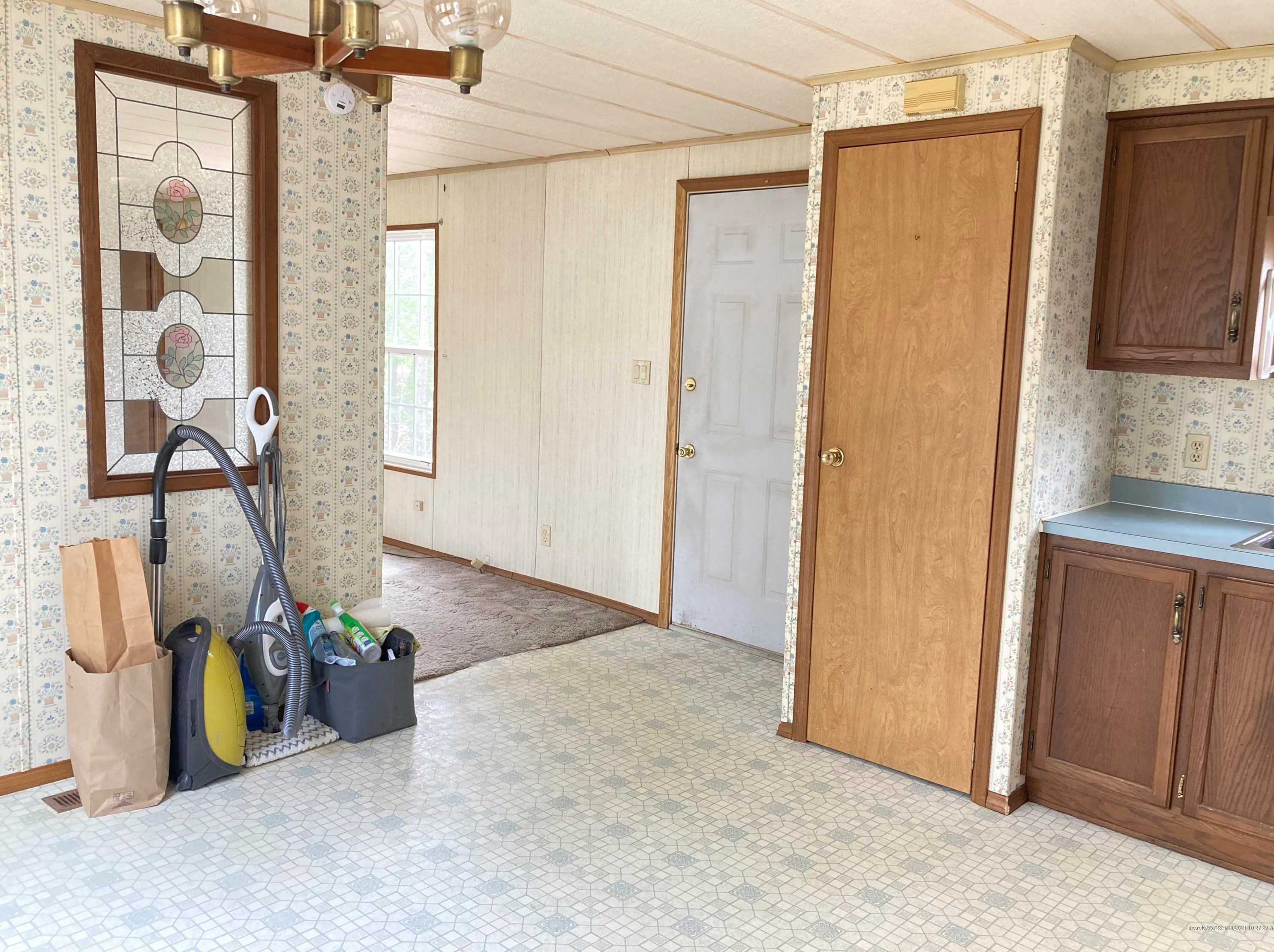 190 Gibbs Mill Rd, Livermore, ME 04253