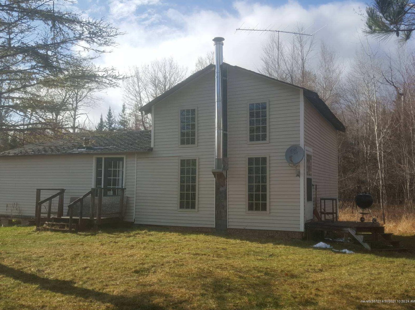 17 Cross St, Macwahoc Plt, ME 04451