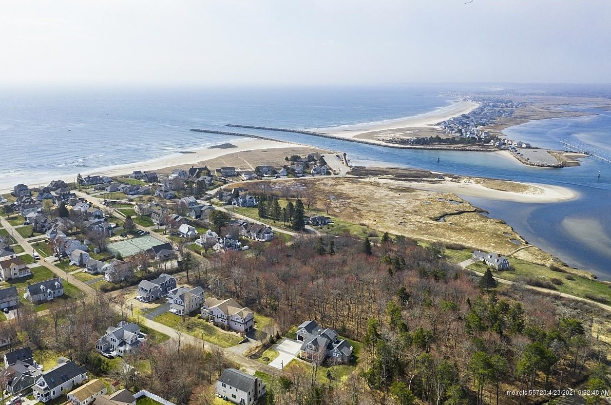 365 Drakes Island Rd, Wells, ME 04090