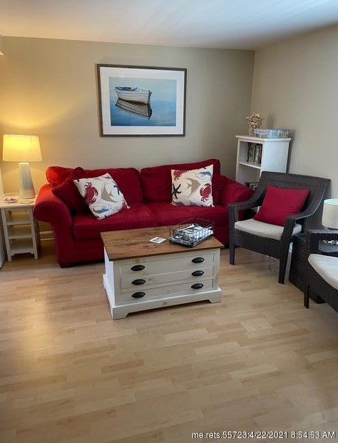 272 Mills Rd #1e, Kennebunkport, ME 04046
