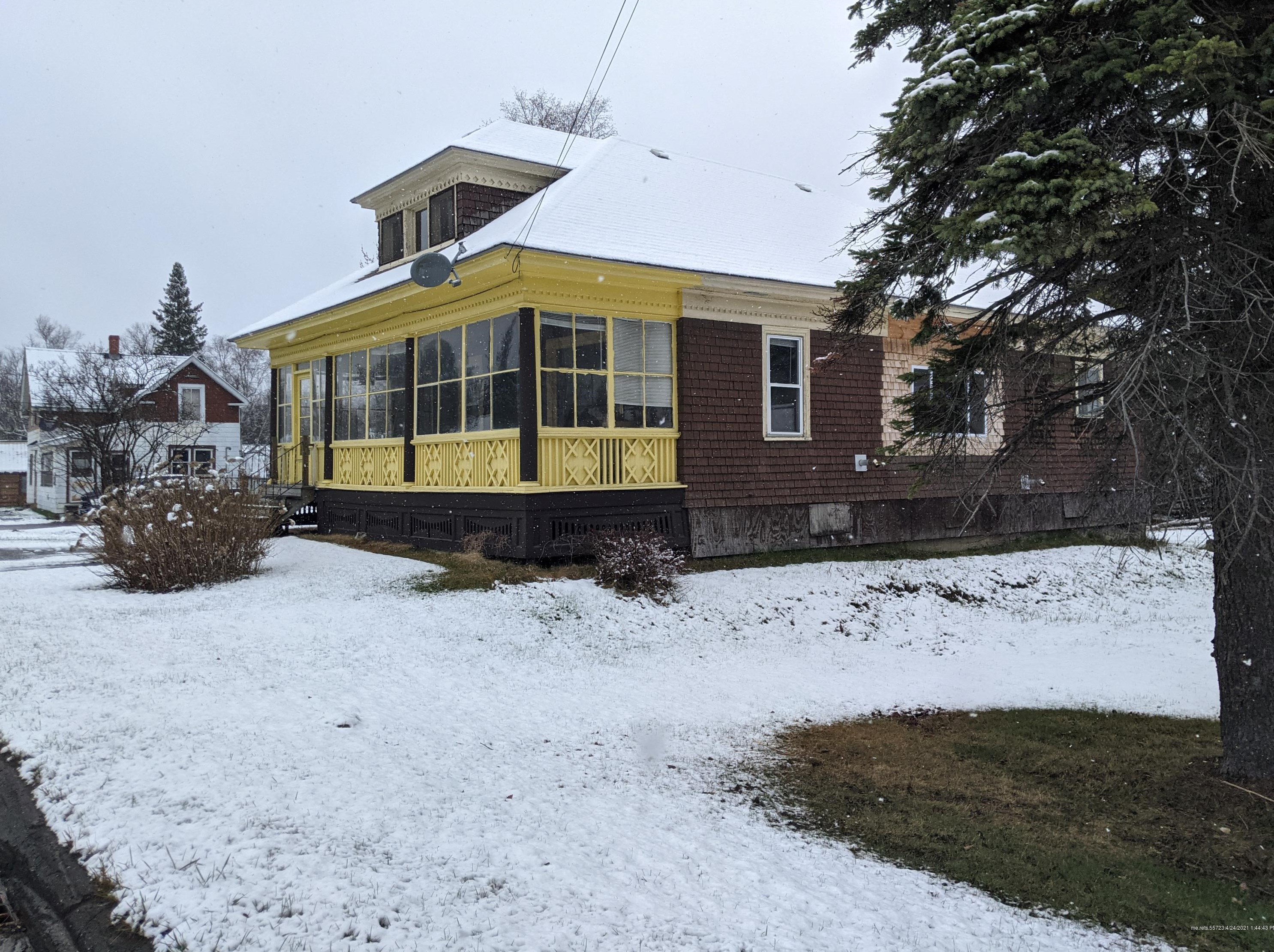 555 Main St, Parlin Pond Twp, ME 04945