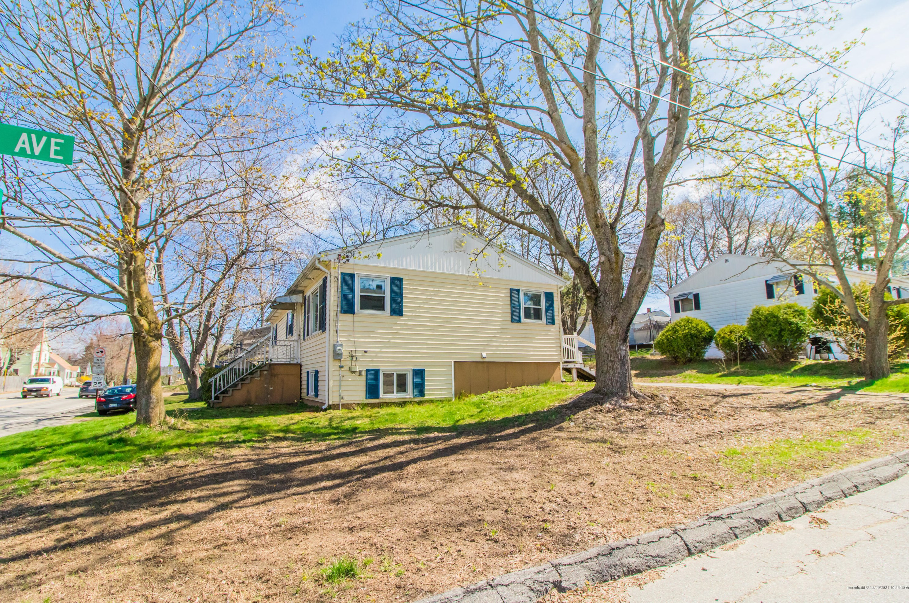 19 Farwell St, Lewiston, ME 04240