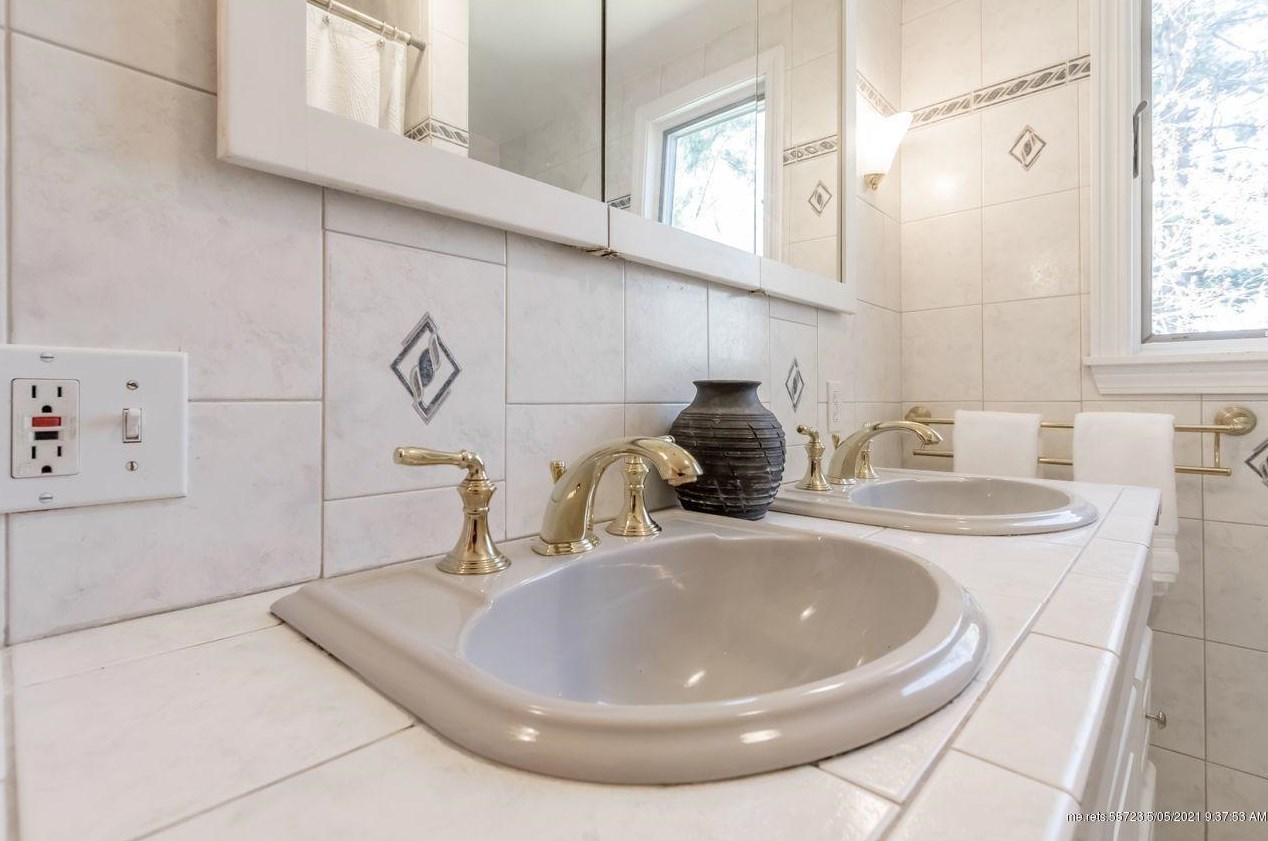 31 Winding Way, Portland ME  04102-1726 exterior