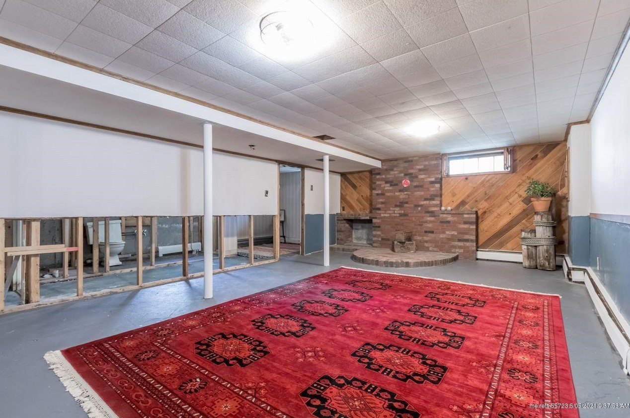 31 Winding Way, Portland ME  04102-1726 exterior