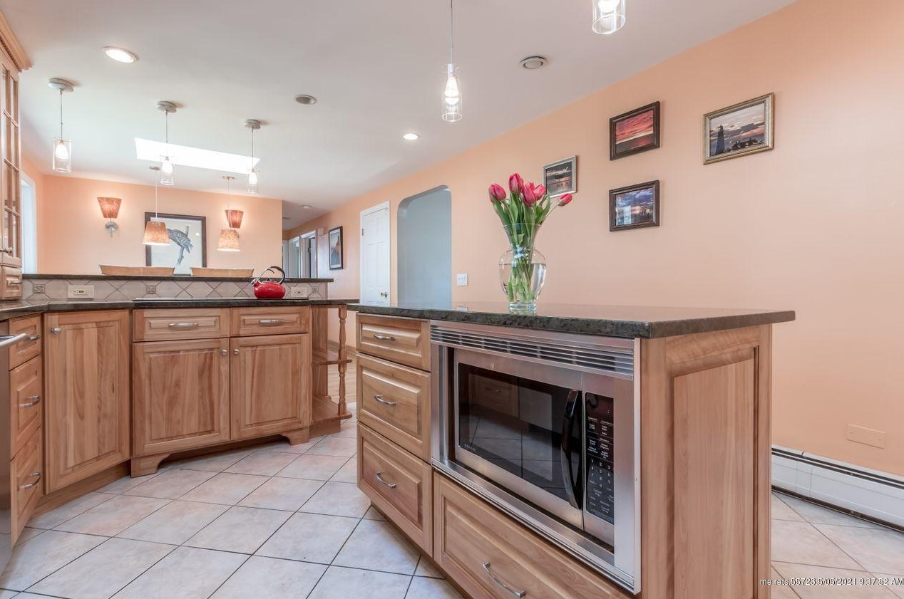 31 Winding Way, Portland ME  04102-1726 exterior