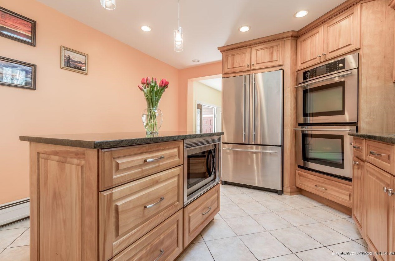 31 Winding Way, Portland ME  04102-1726 exterior