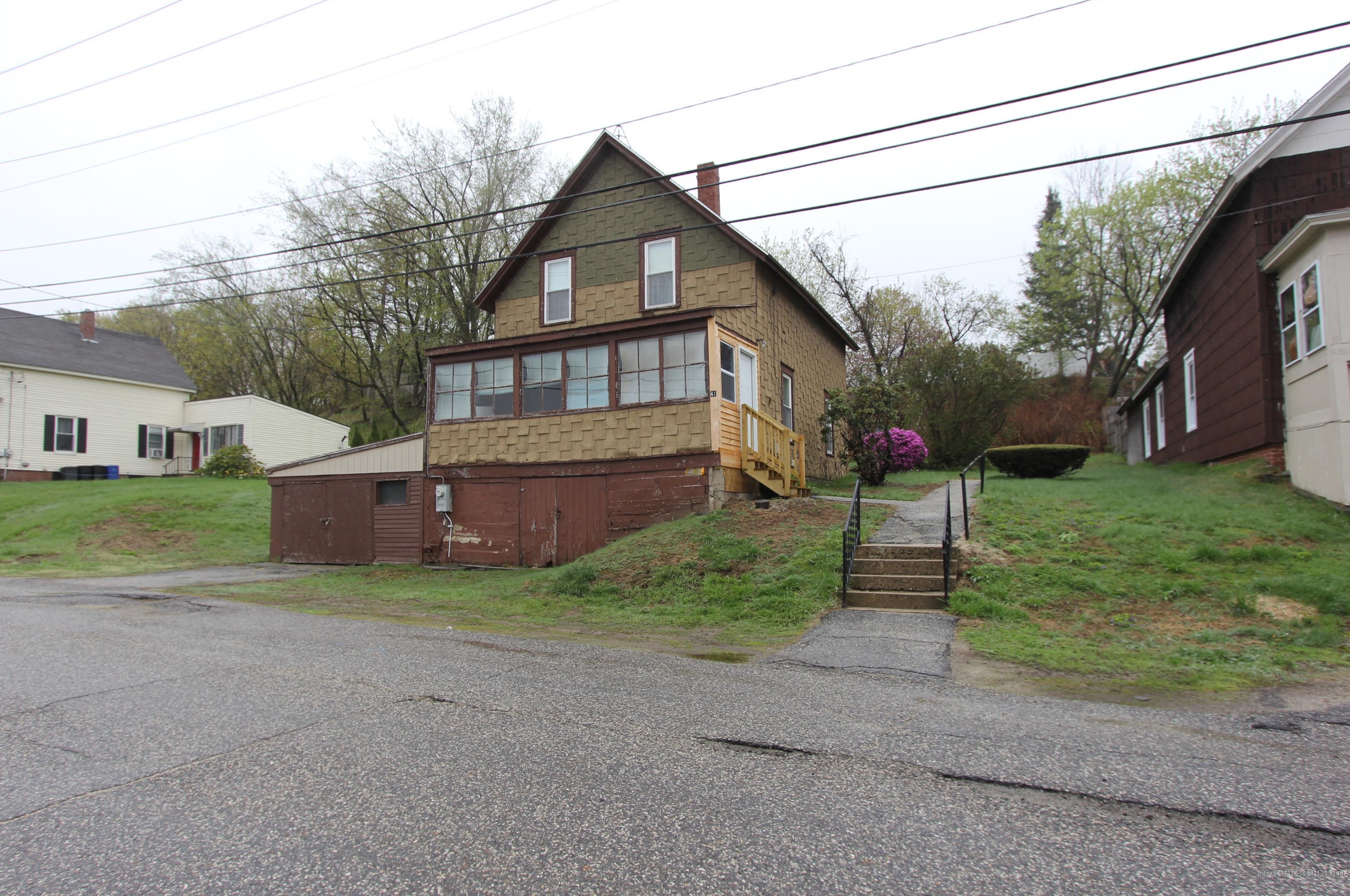 41 Avon St, Lewiston, ME 04240