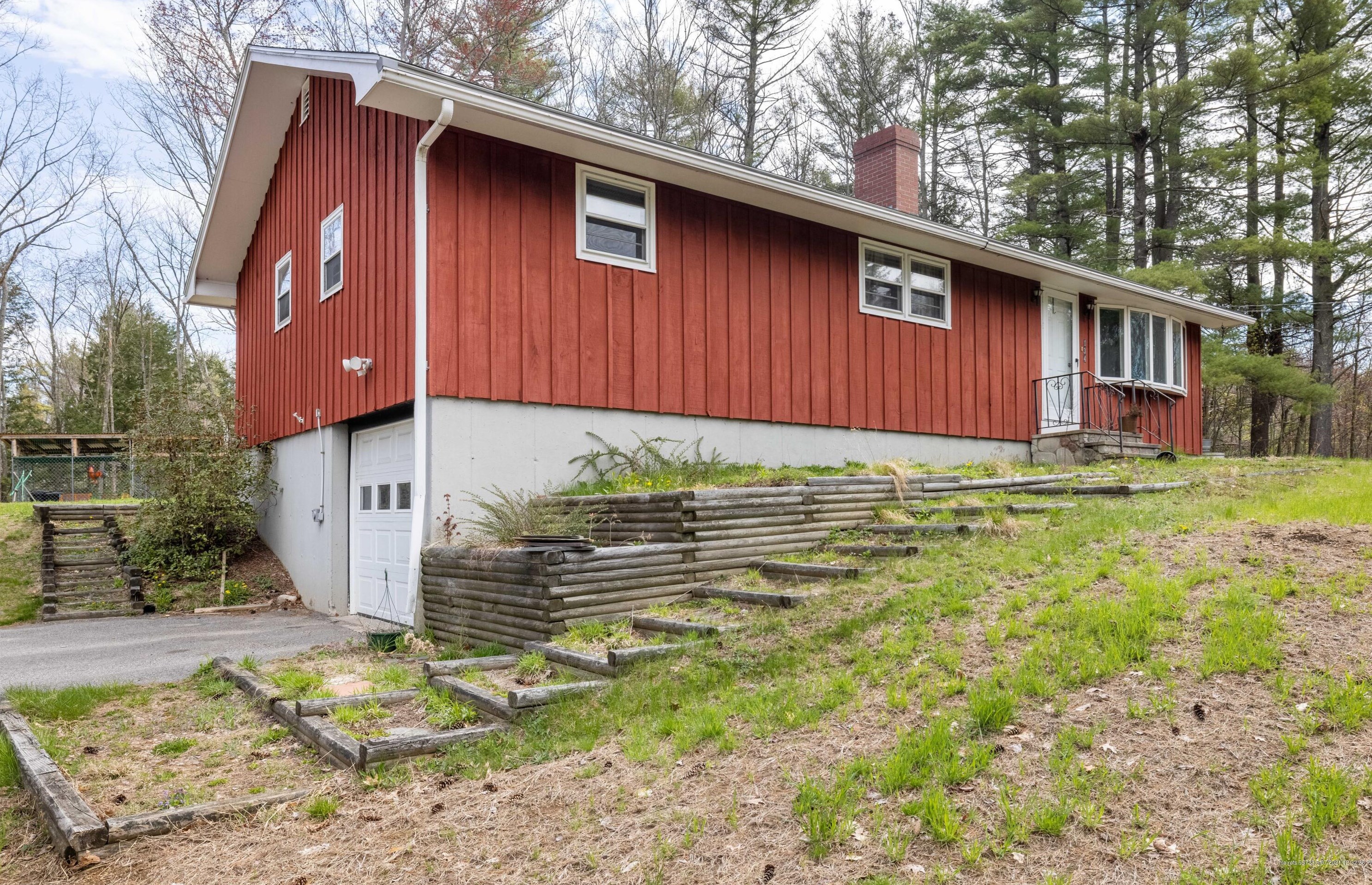 134 Grammar Rd, Sanford, ME 04073