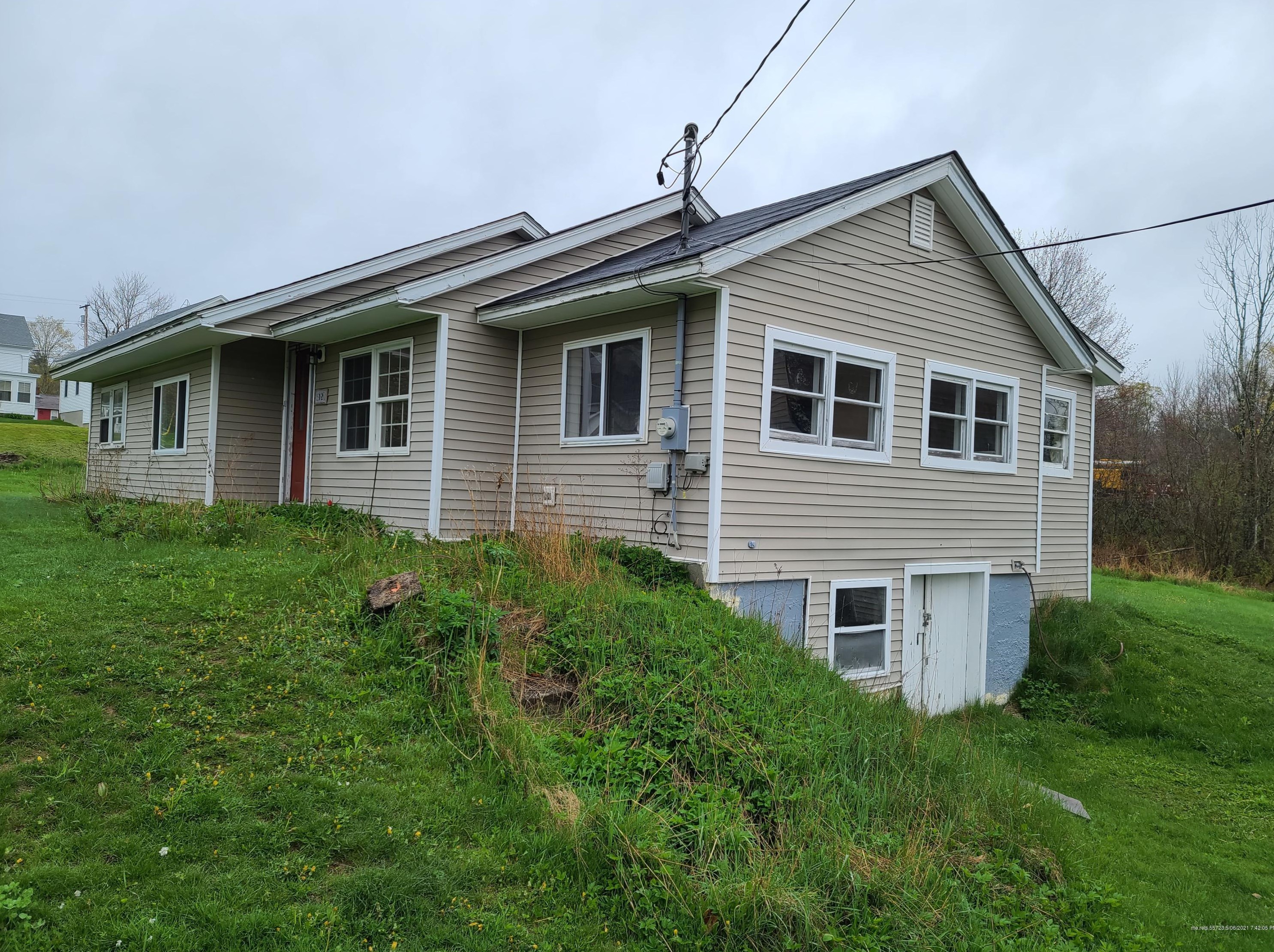 12 Station St, Prospect, ME 04981
