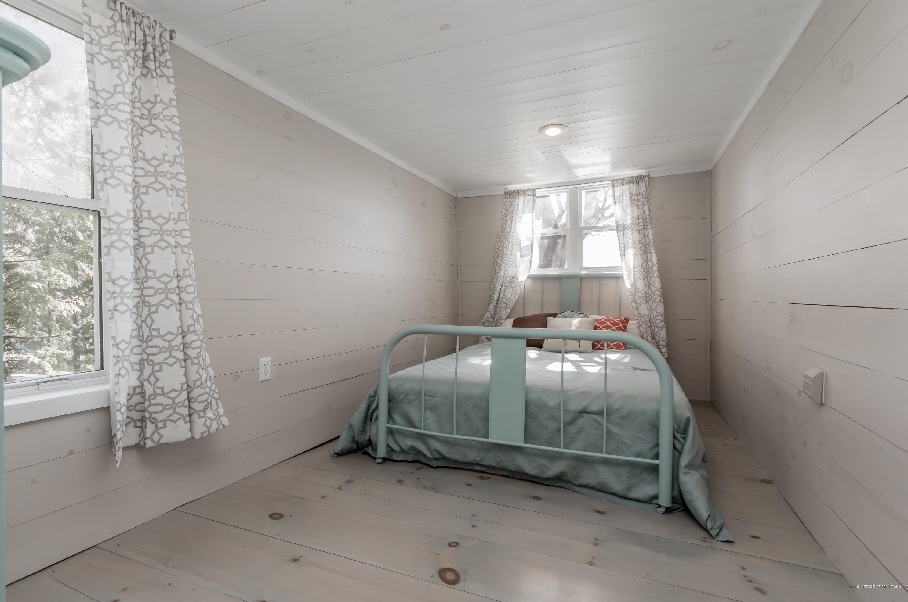 106 Vista Dr, Windham ME  04062-4443 exterior