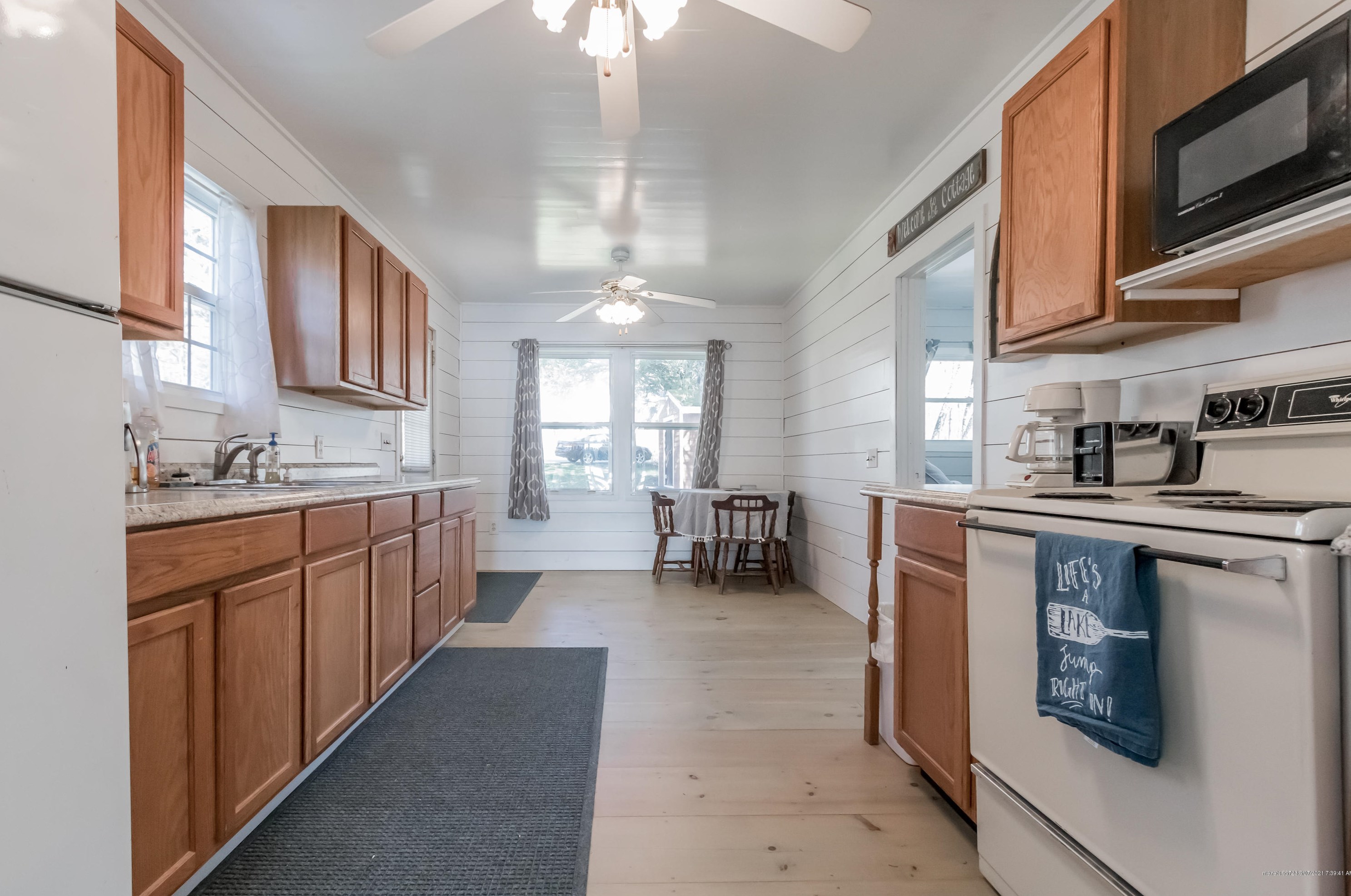 106 Vista Dr, Windham ME  04062-4443 exterior