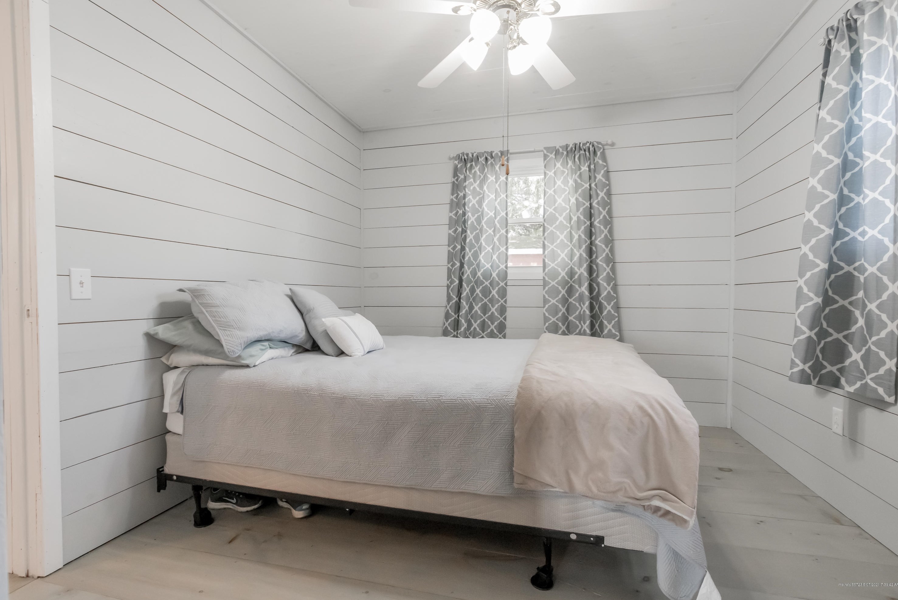 106 Vista Dr, Windham ME  04062-4443 exterior