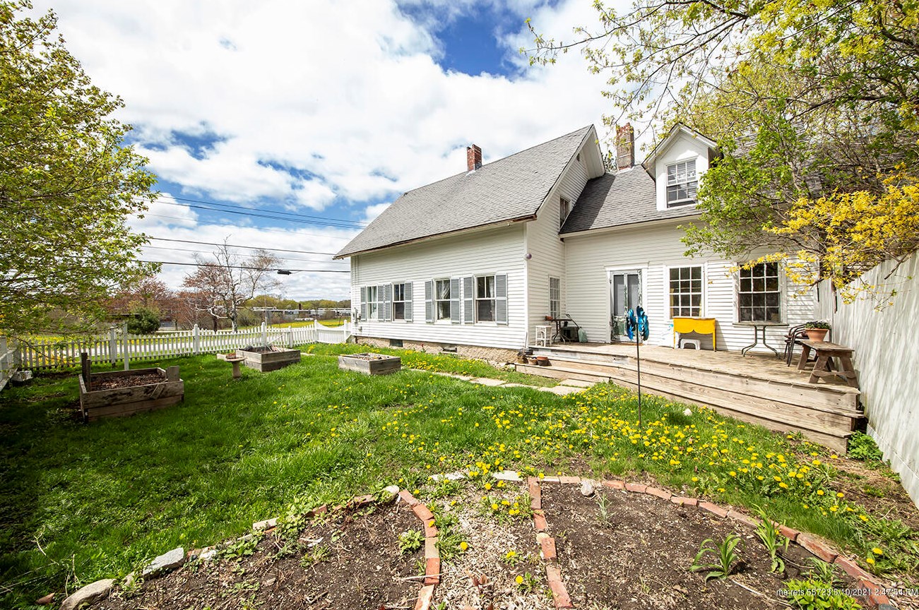 123 Cedar St, Rockland, ME 04841