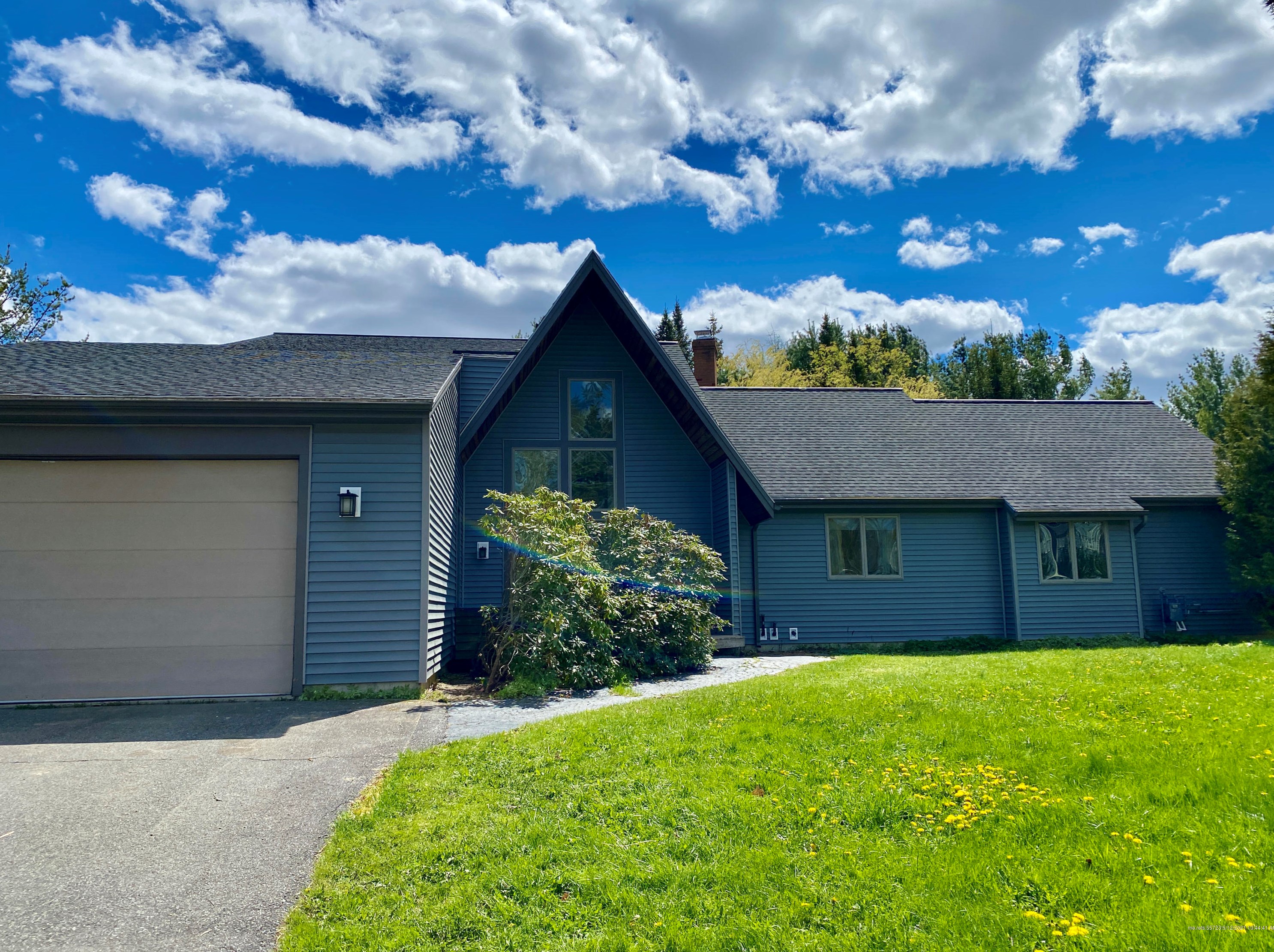 7 Page Pl, Orono, ME 04473