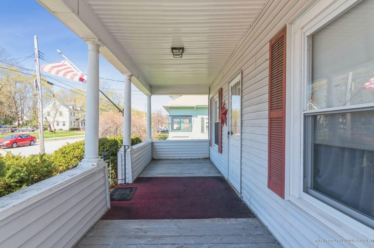 52 Cleveland St, Saco ME  04072-2819 exterior