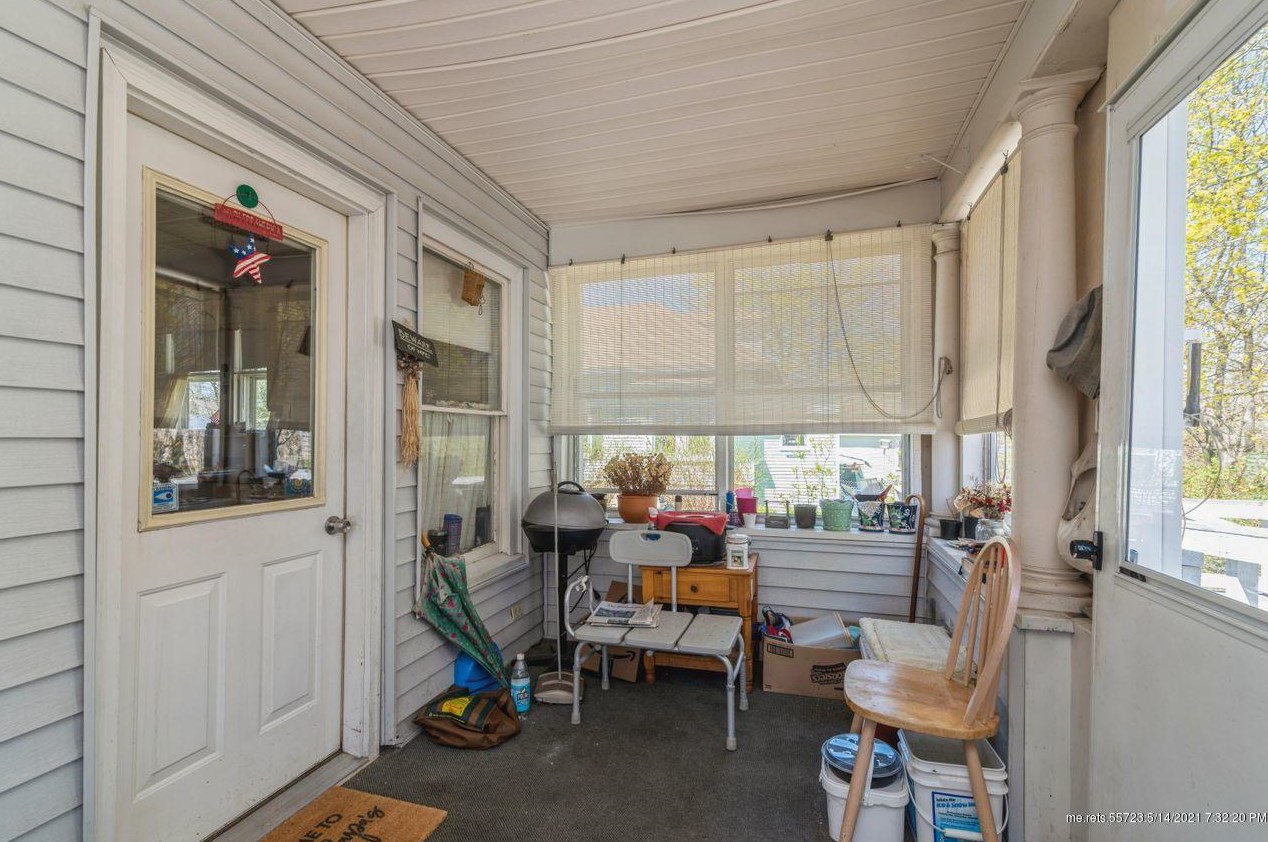 52 Cleveland St, Saco ME  04072-2819 exterior