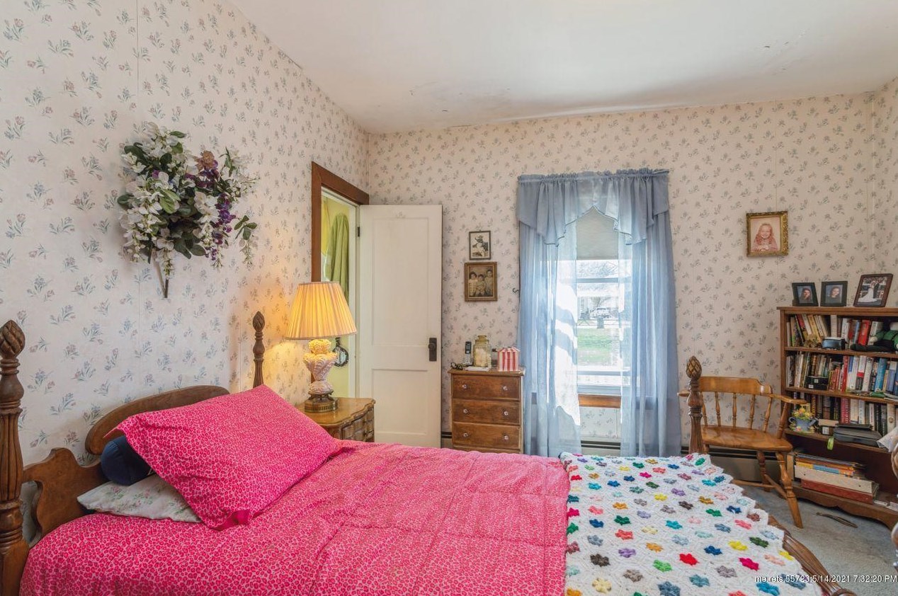 52 Cleveland St, Saco ME  04072-2819 exterior