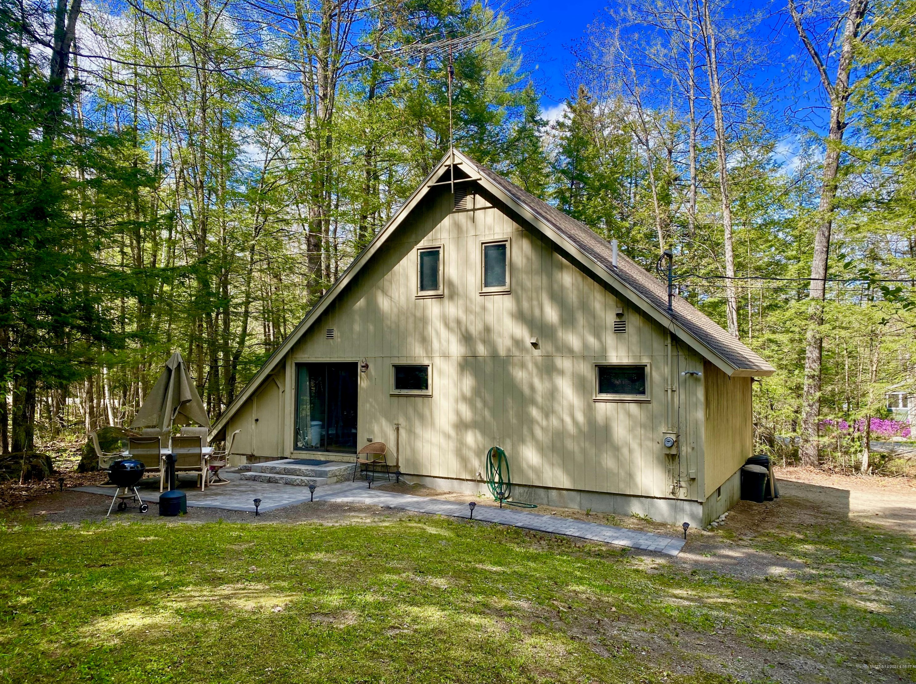 3 S Hotchkiss Ln, Bridgton, ME 04009