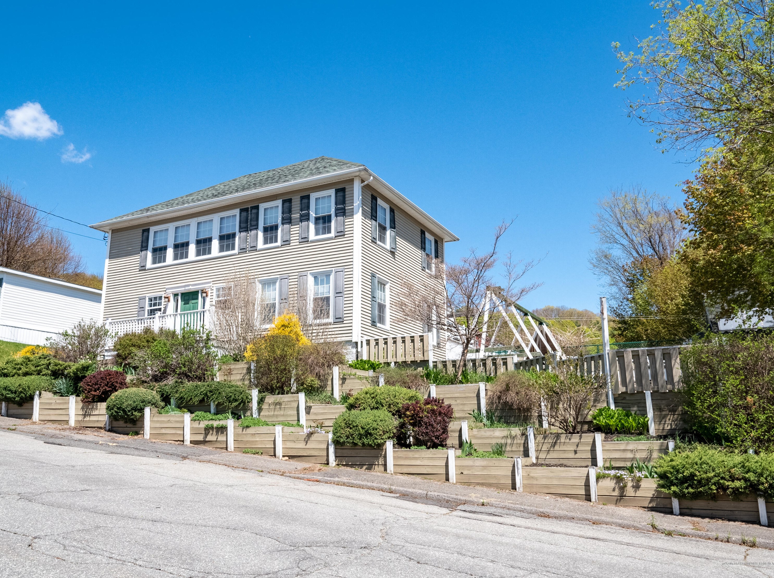 15 Monroe St, Augusta, ME 04330