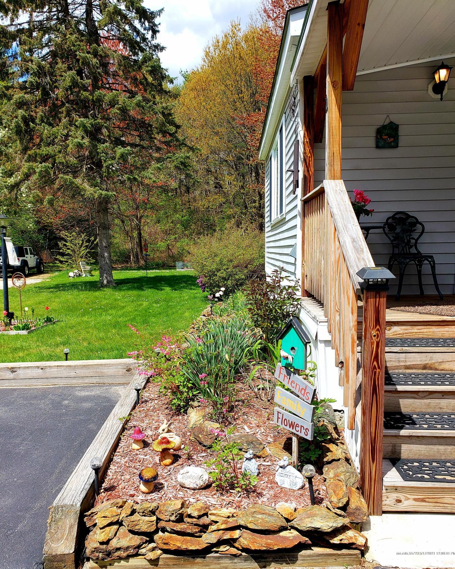 11 Dode Dr, Saco ME  04072-9657 exterior