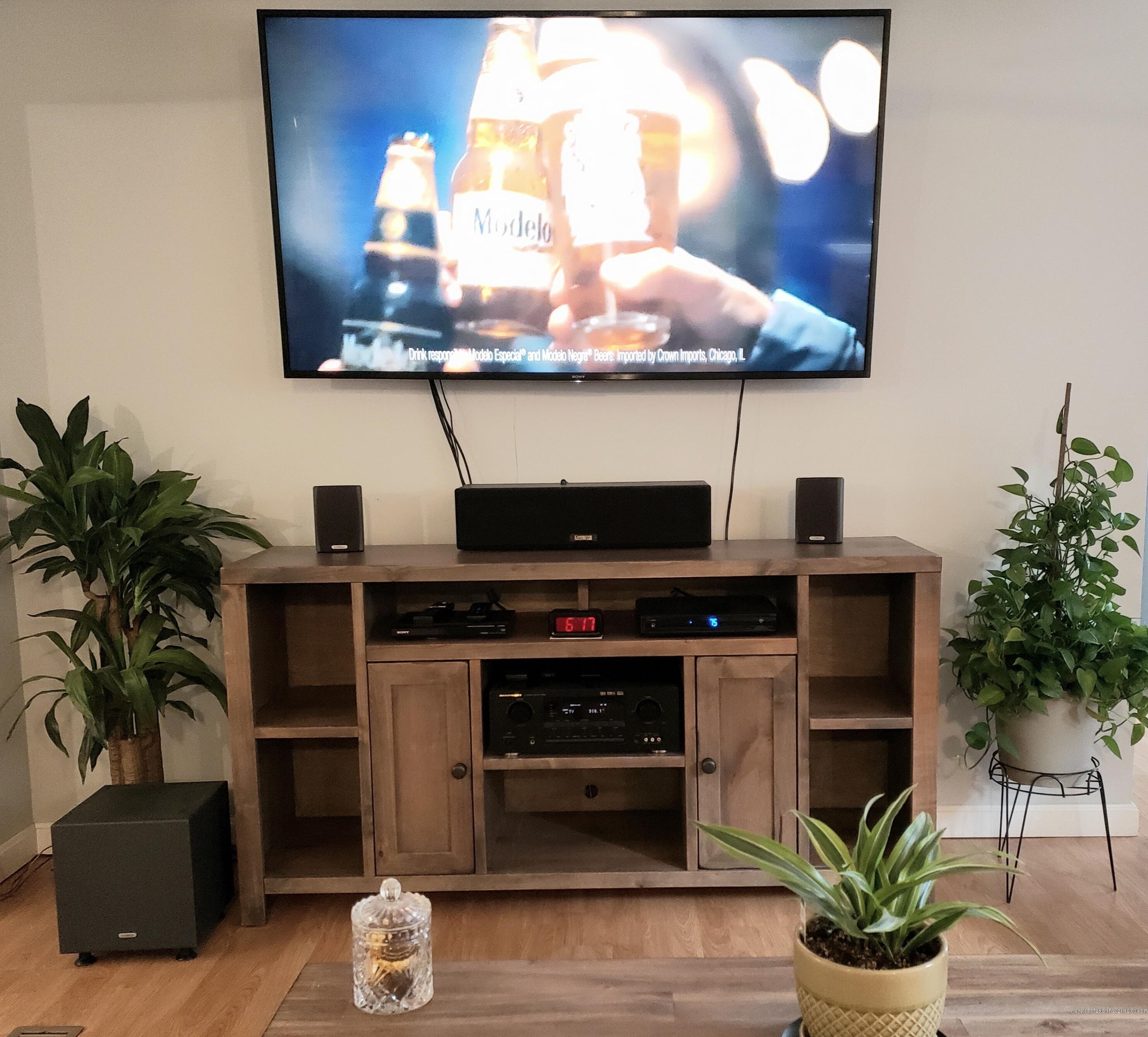 11 Dode Dr, Saco ME  04072-9657 exterior