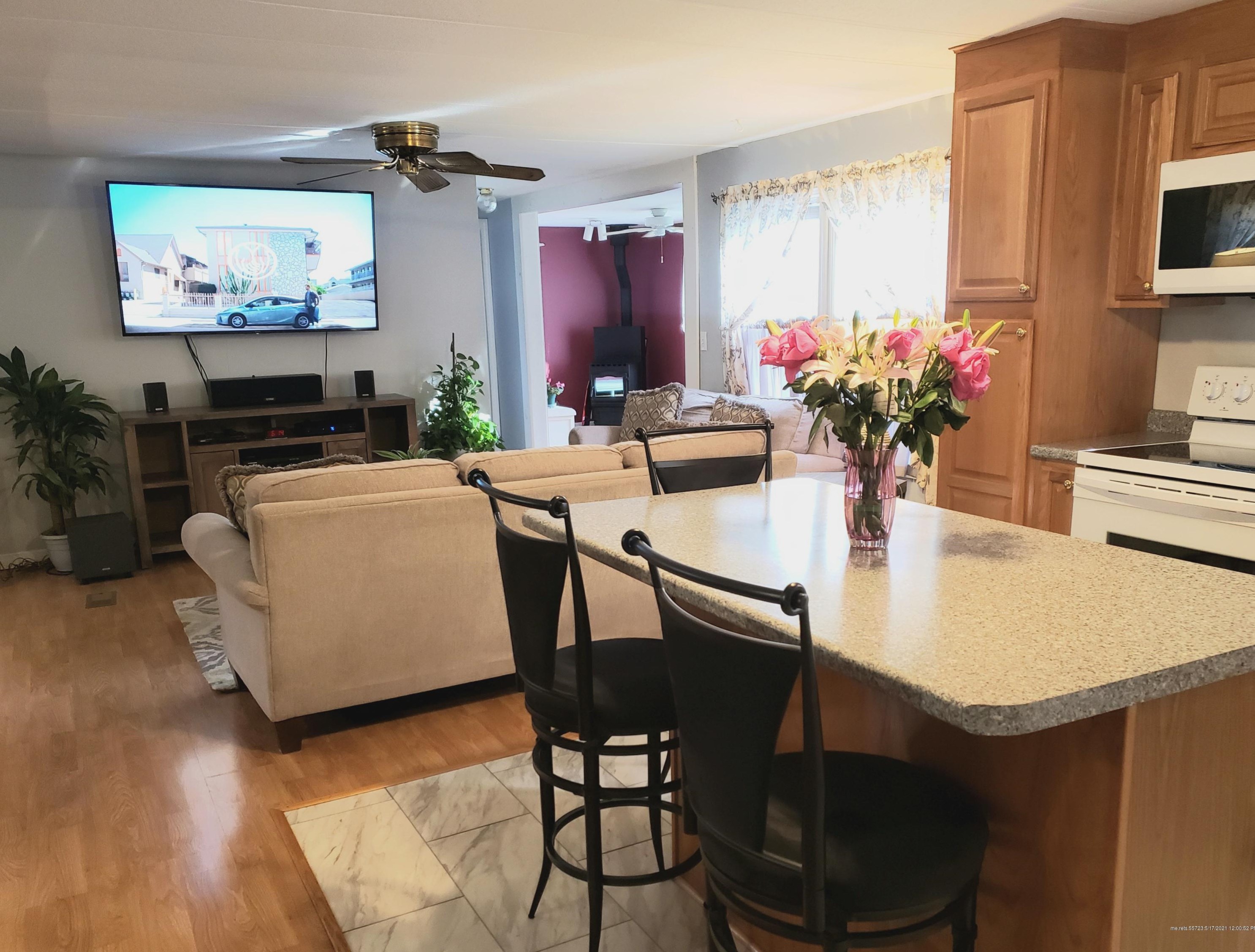 11 Dode Dr, Saco ME  04072-9657 exterior