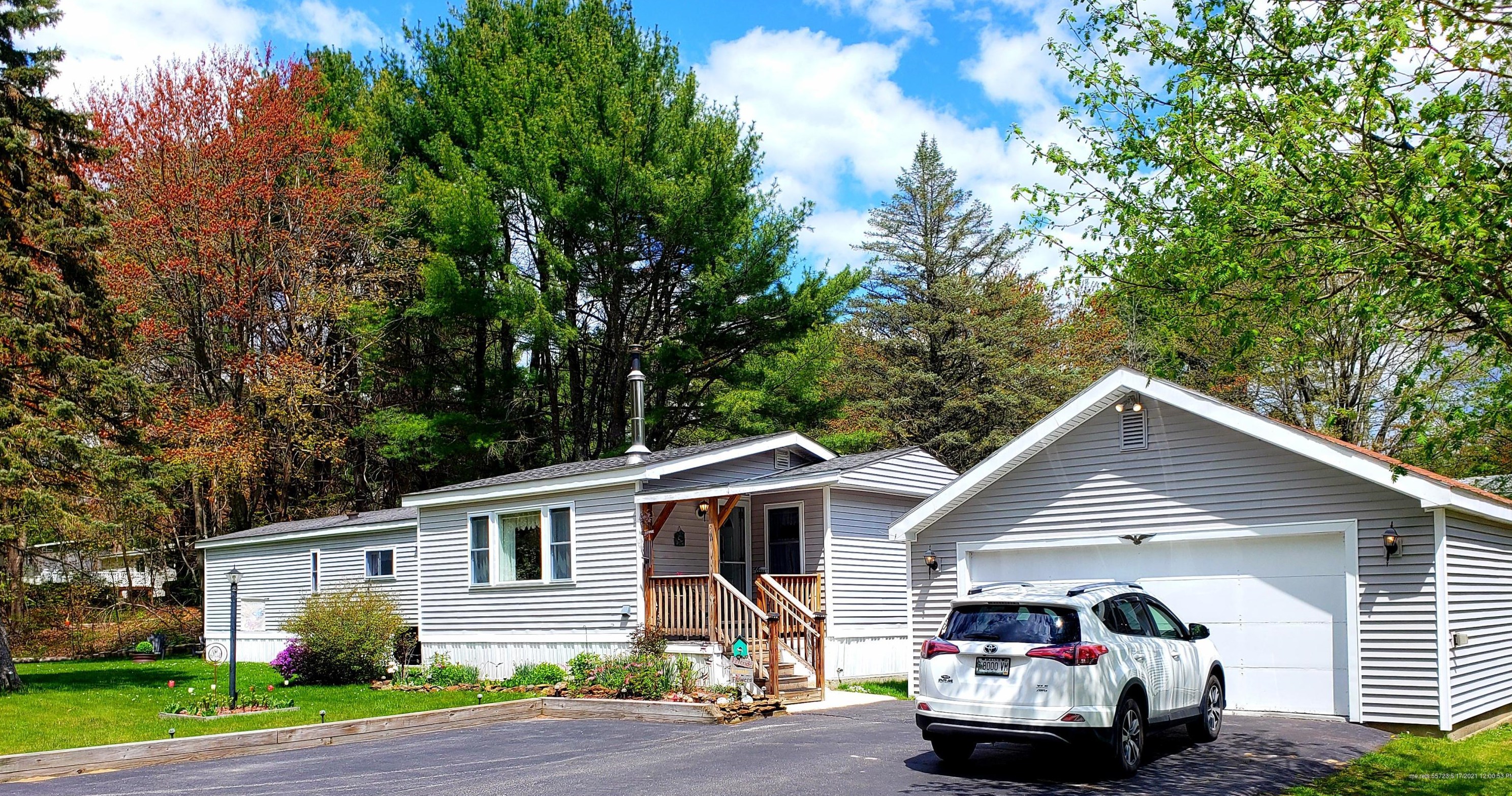 11 Dode Dr, Saco ME  04072-9657 exterior