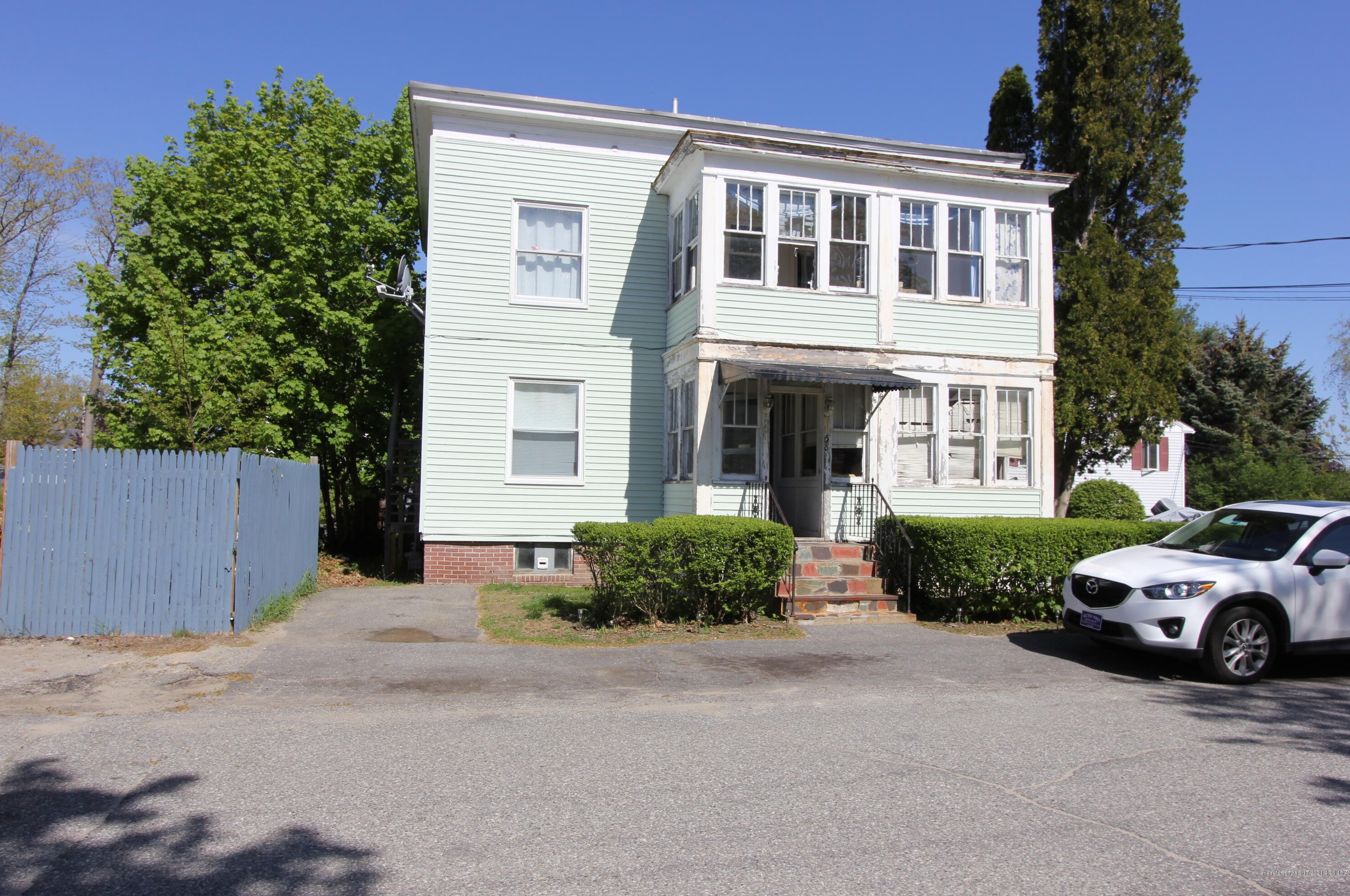 58 Rosedale St, Lewiston, ME 04240