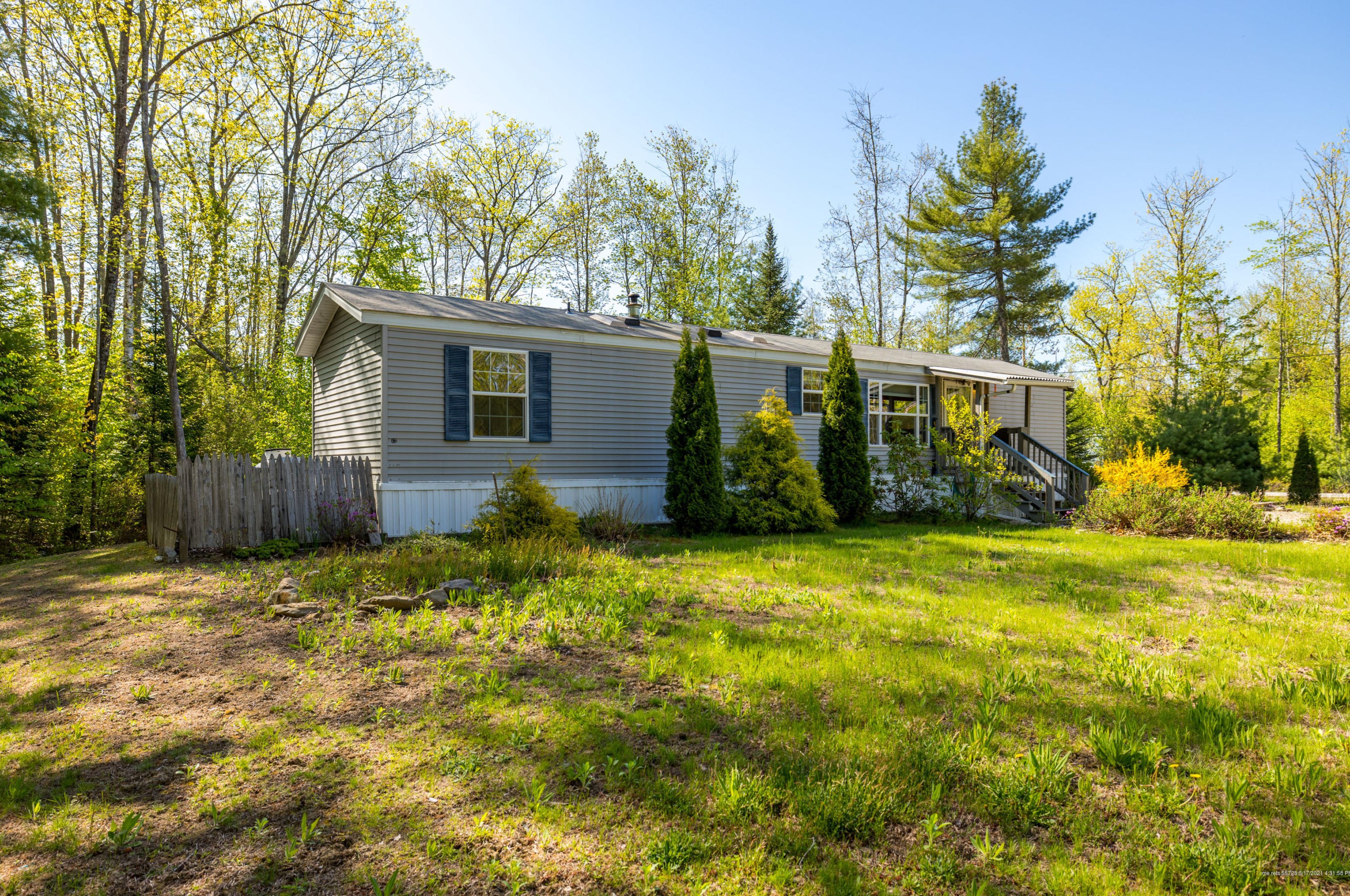 12 Taylor Dr, Wales, ME 04280