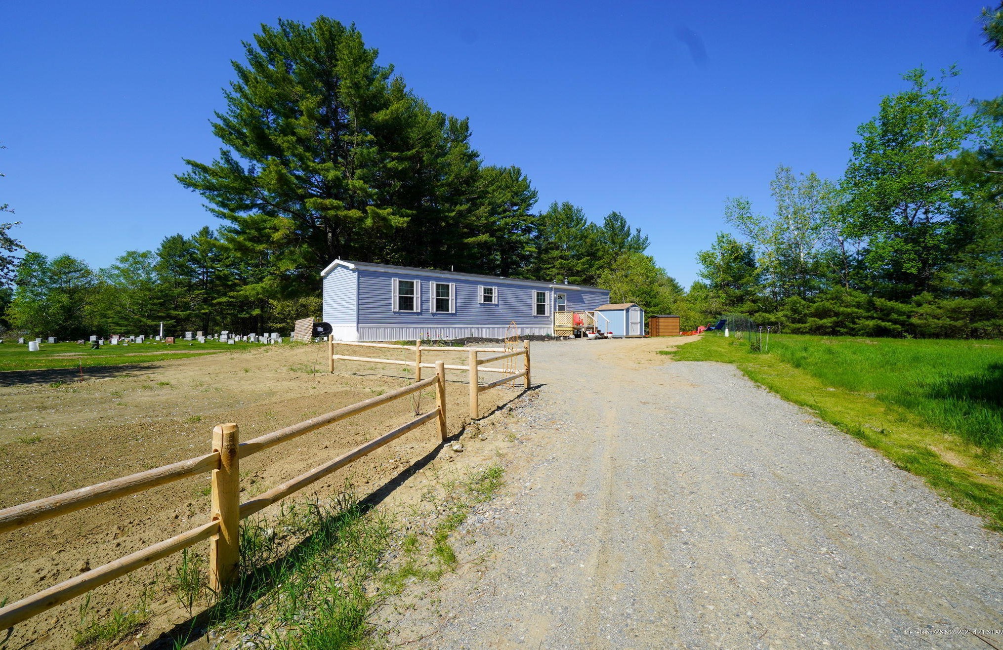 596 Canaan Rd, Clinton, ME 04927 exterior