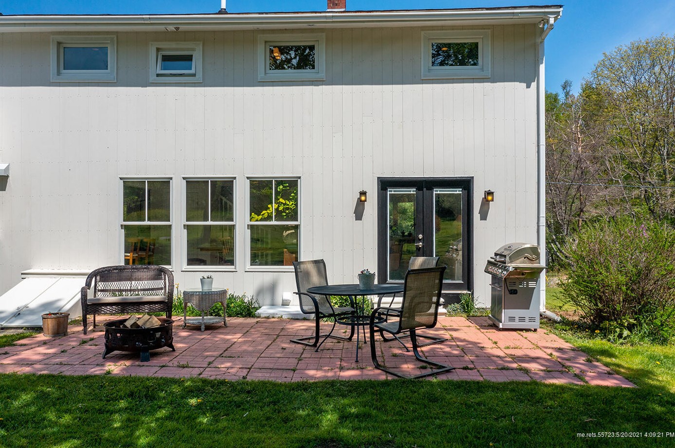 22 Youngtown Rd, Northport, ME 04849