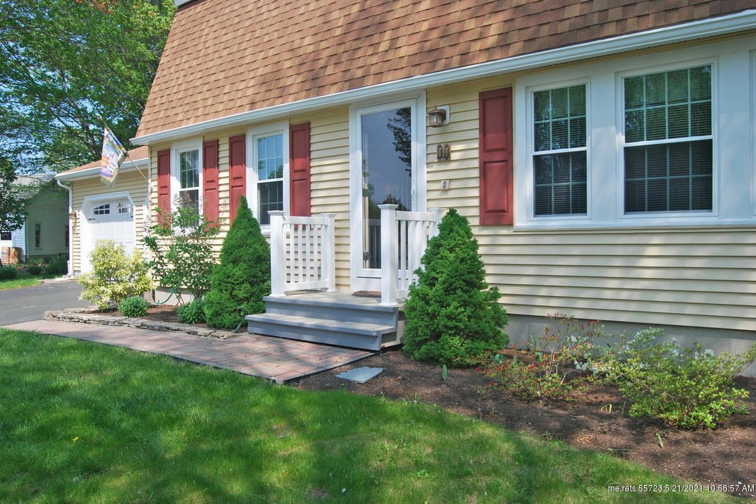 60 Stonecrest Dr, Portland, ME 04103 exterior
