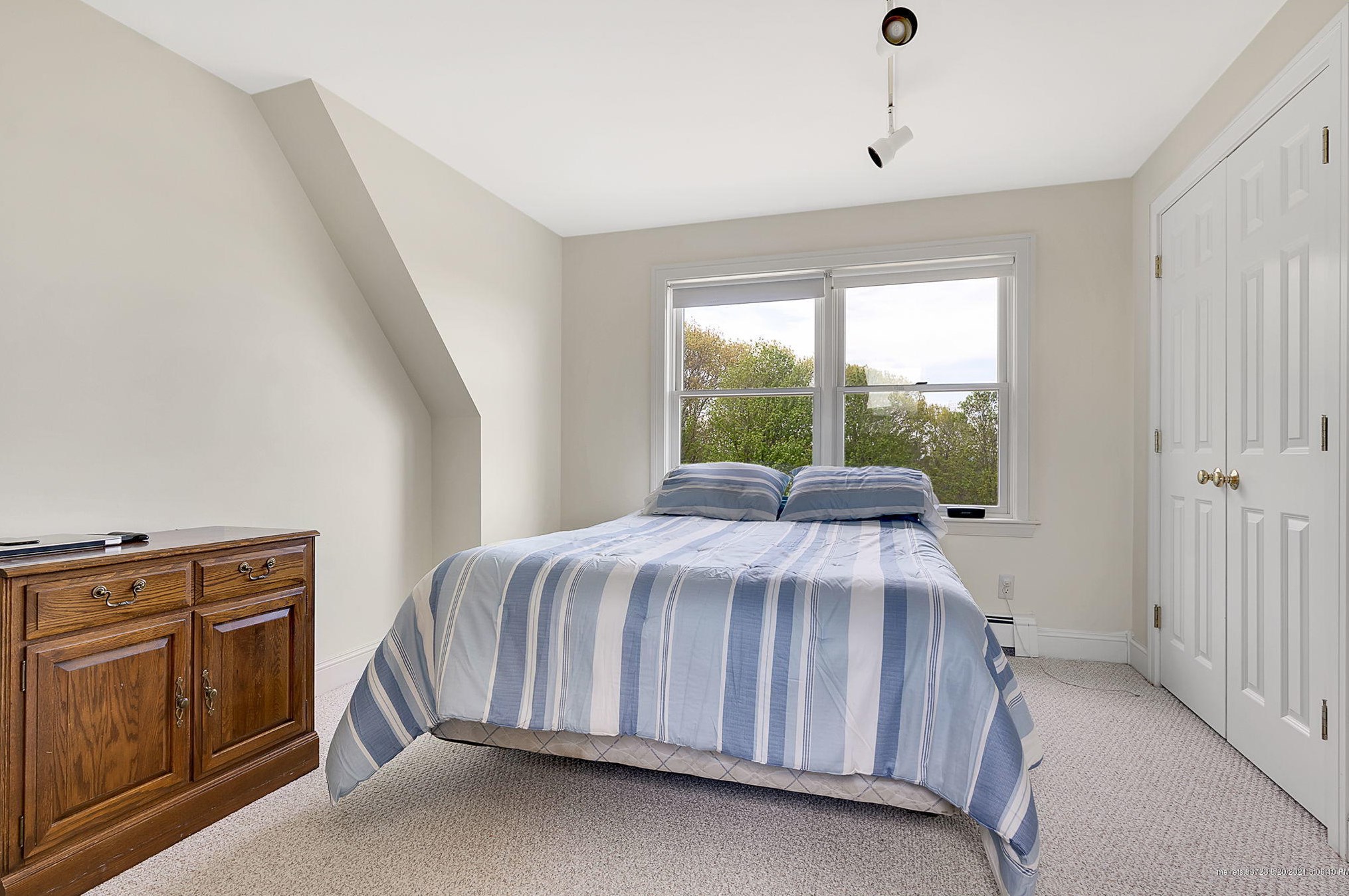 8 Victoria Ln, Portland ME  04105-2541 exterior