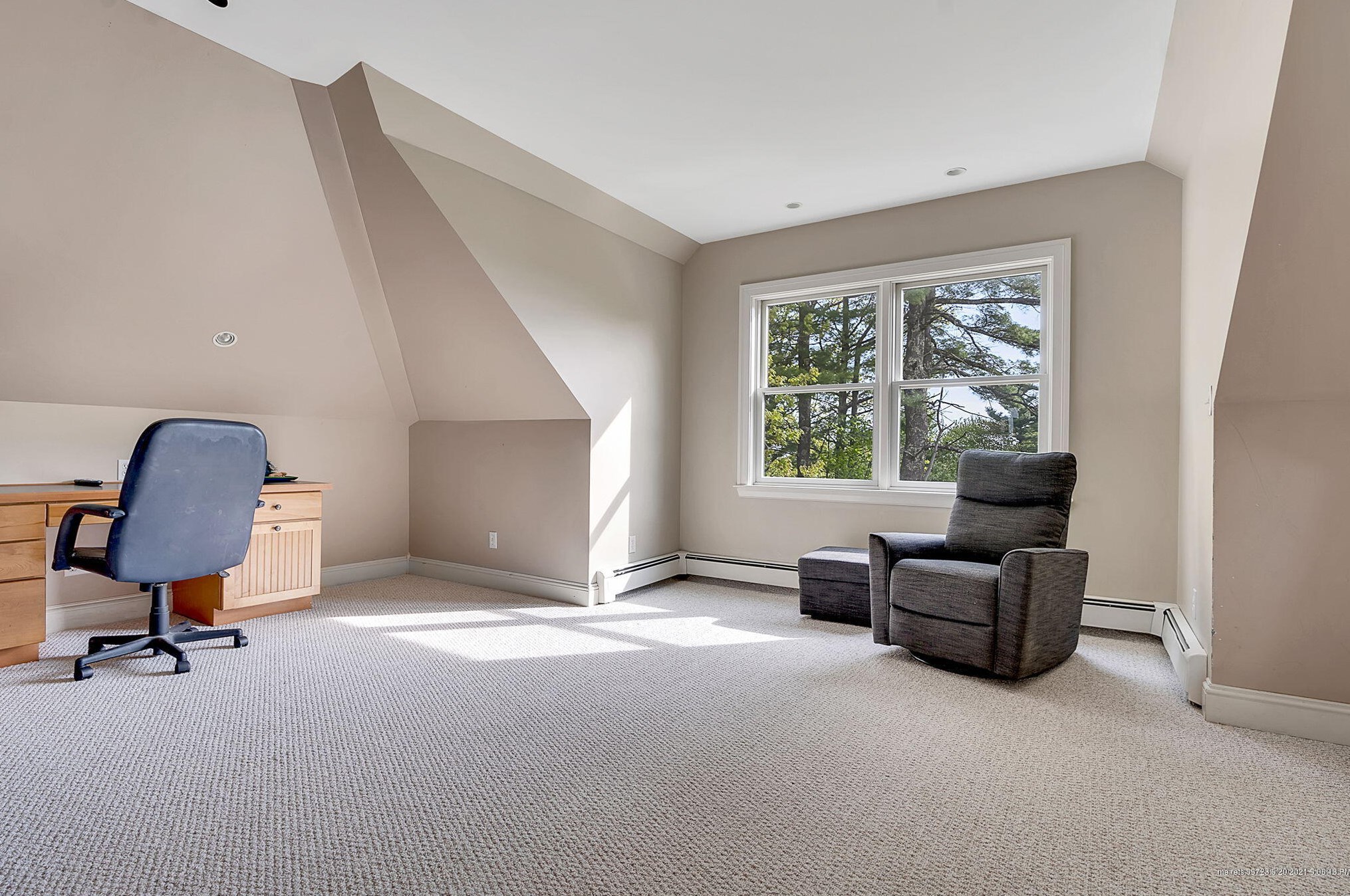 8 Victoria Ln, Portland ME  04105-2541 exterior