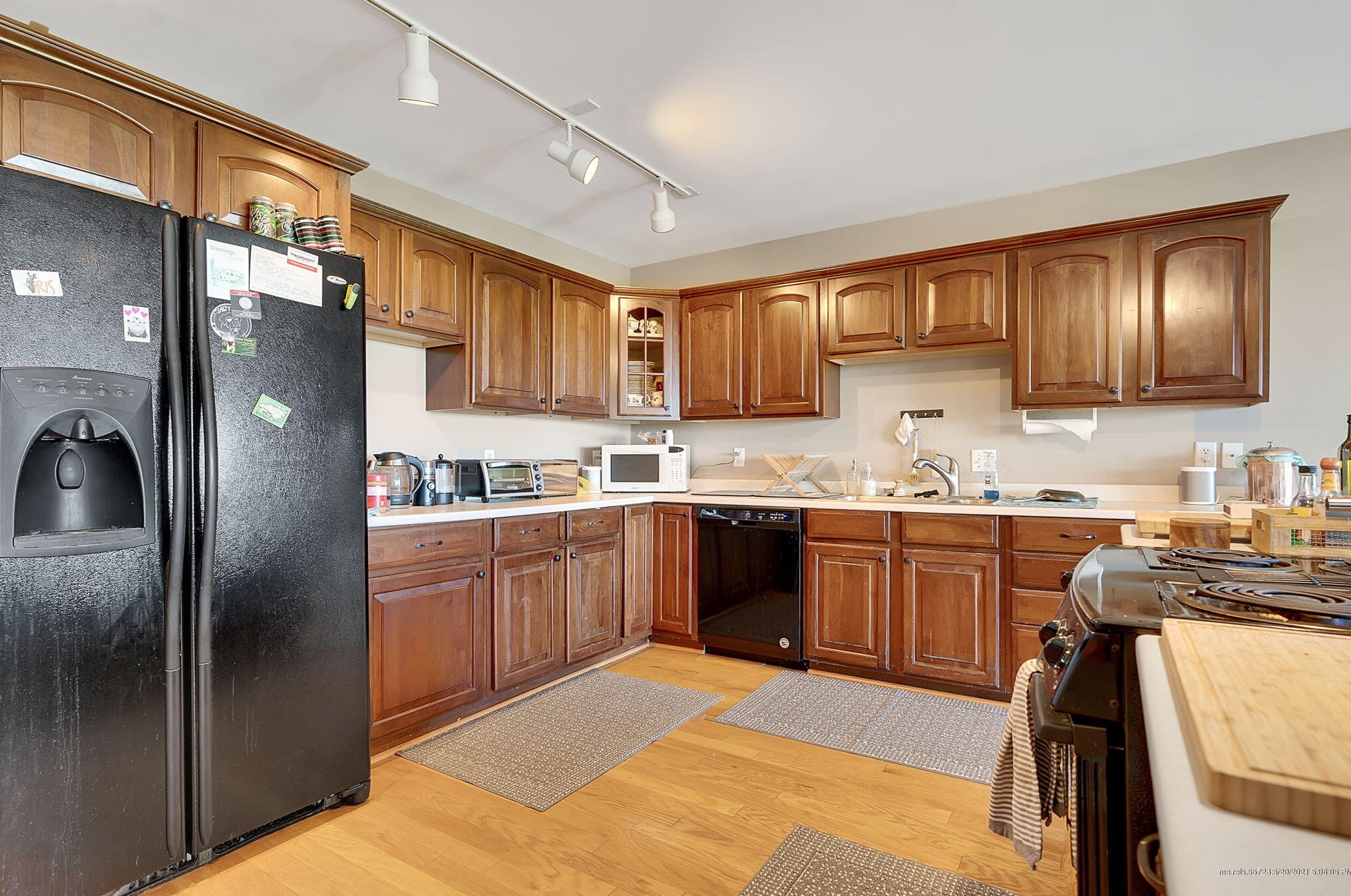 8 Victoria Ln, Portland ME  04105-2541 exterior