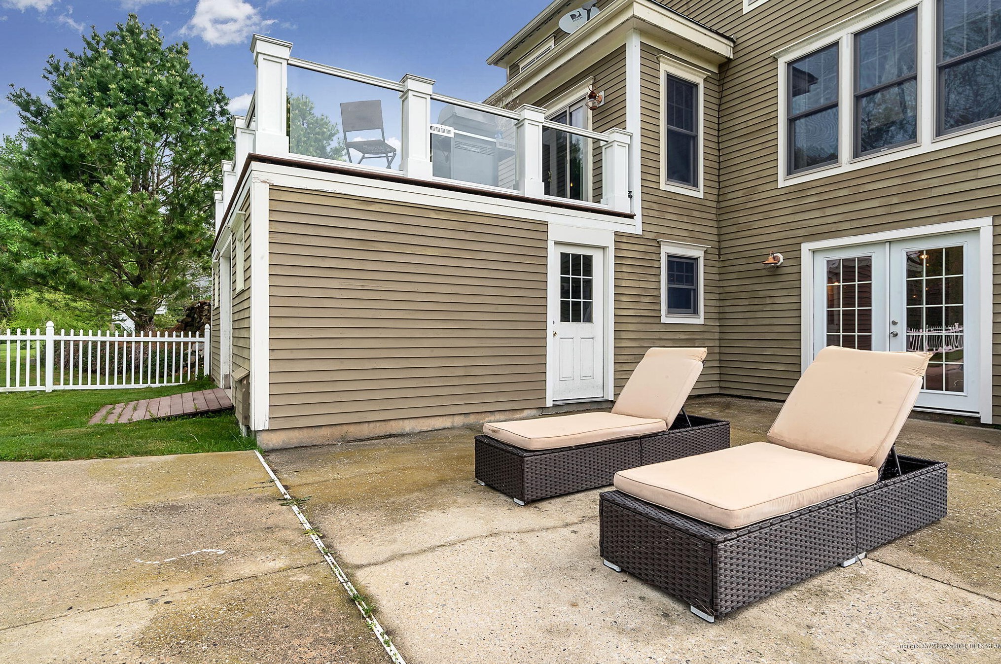 11 Jameson Dr, Portland ME  04105-1925 exterior