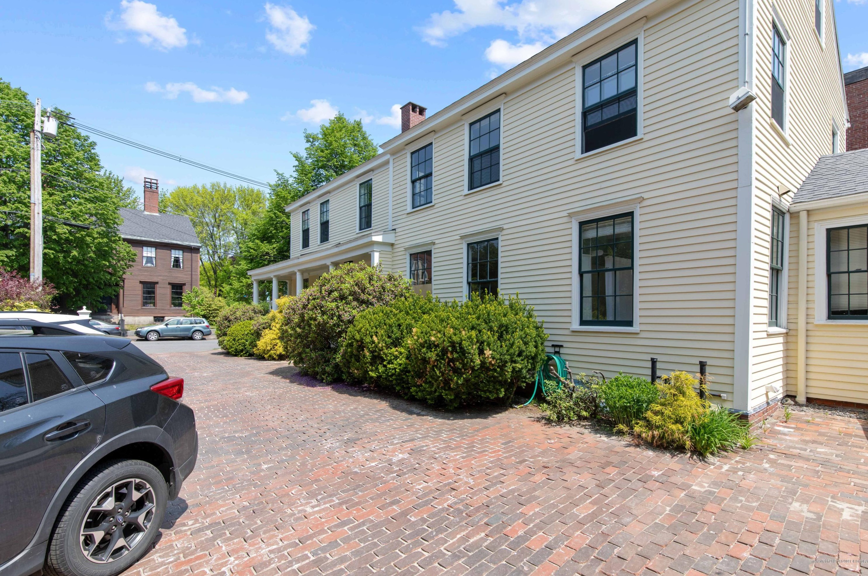 124 Pleasant St, Portland ME 04101-3839 exterior