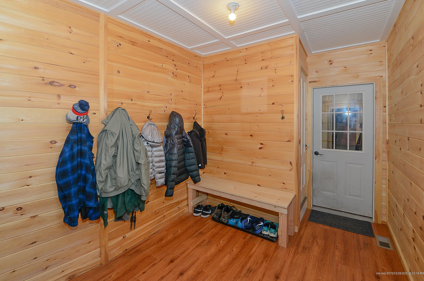 42 Beal St, Norway, ME 04268