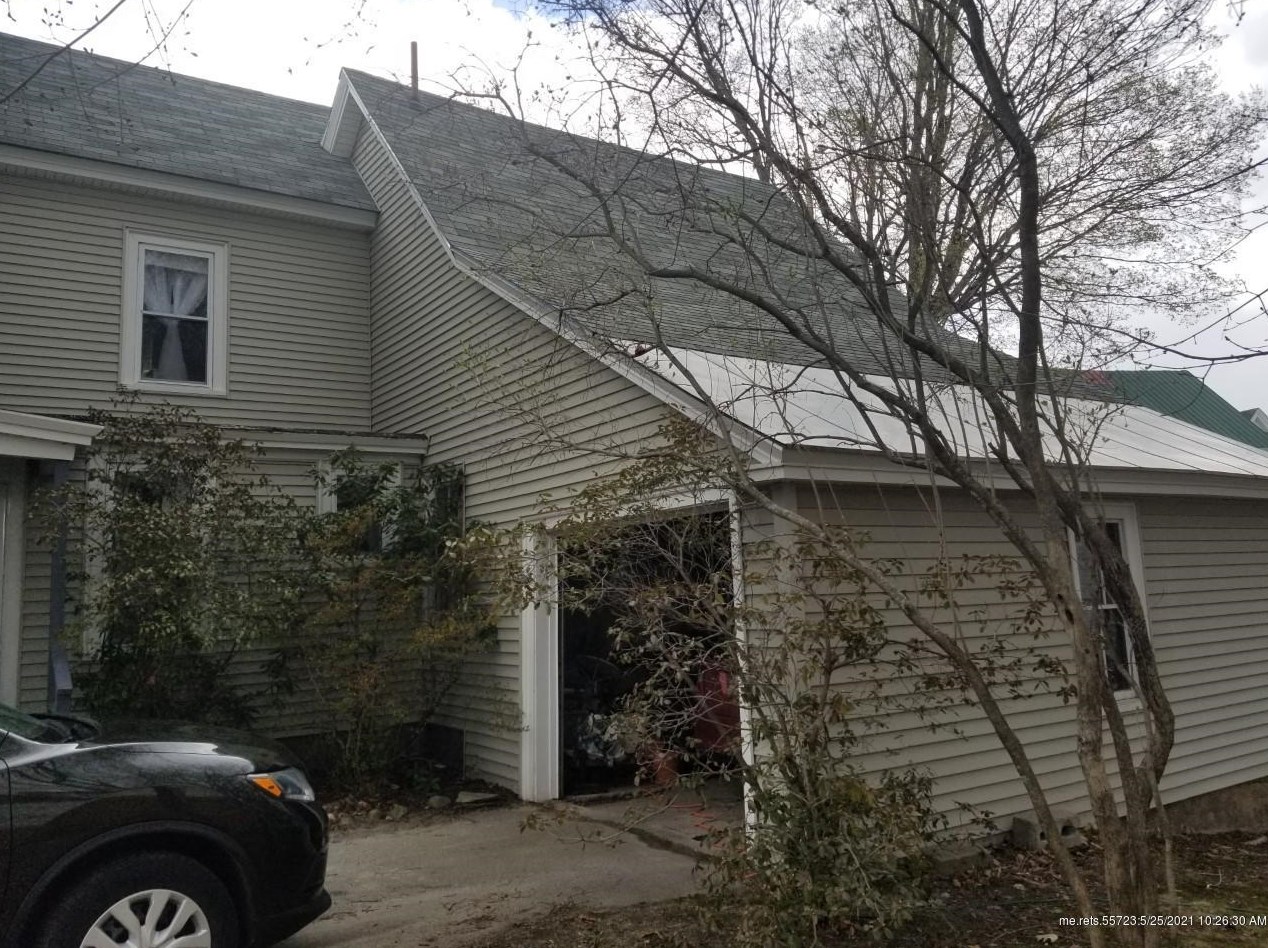 29 Church St, Livermore Falls, ME 04254