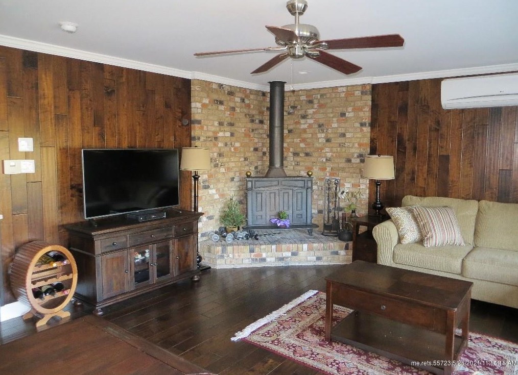 248 Pleasant St, Fort Kent ME  04743-1504 exterior