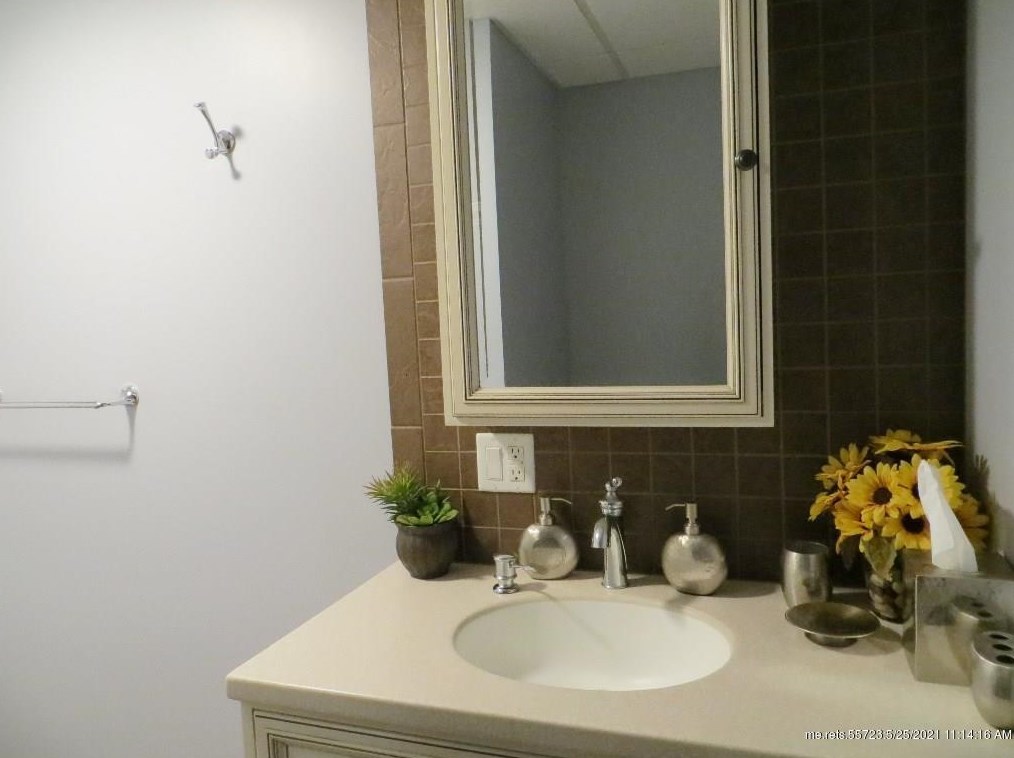 248 Pleasant St, Fort Kent ME  04743-1504 exterior